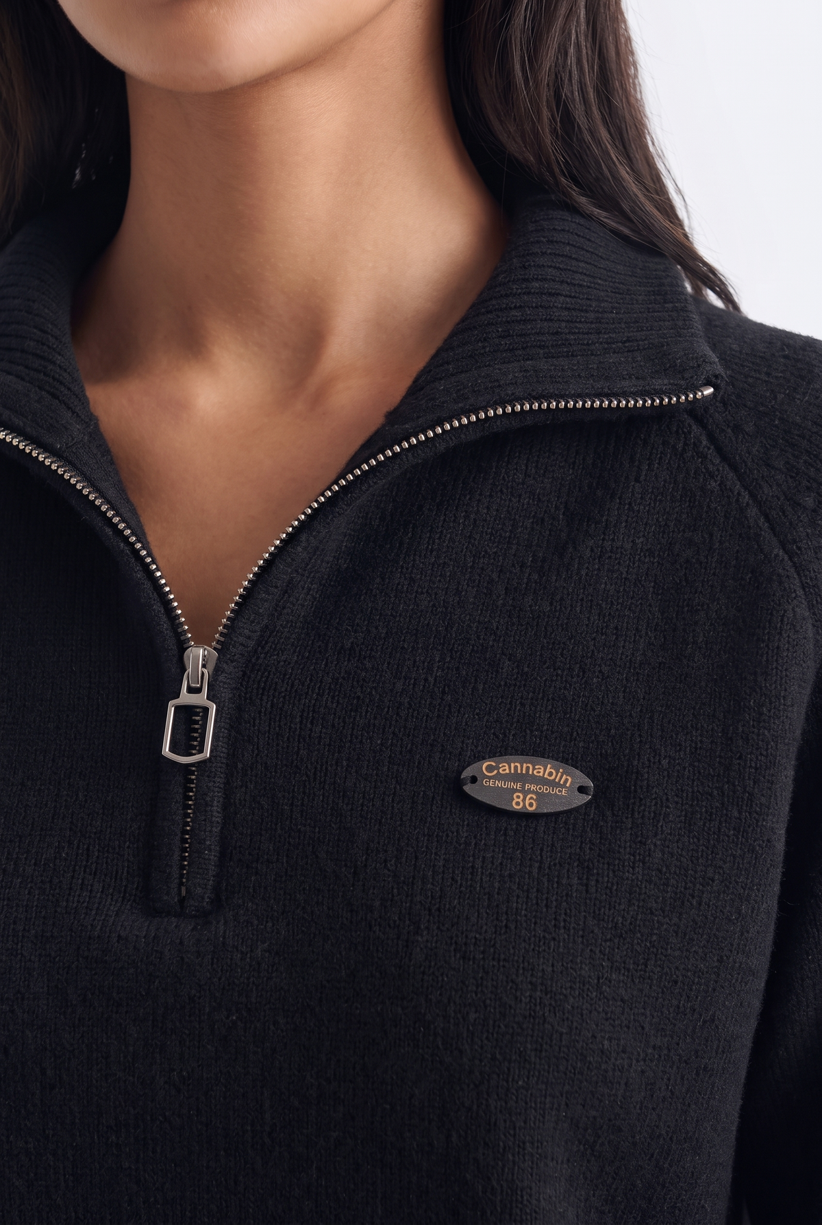 NAVY SWEATER Reality