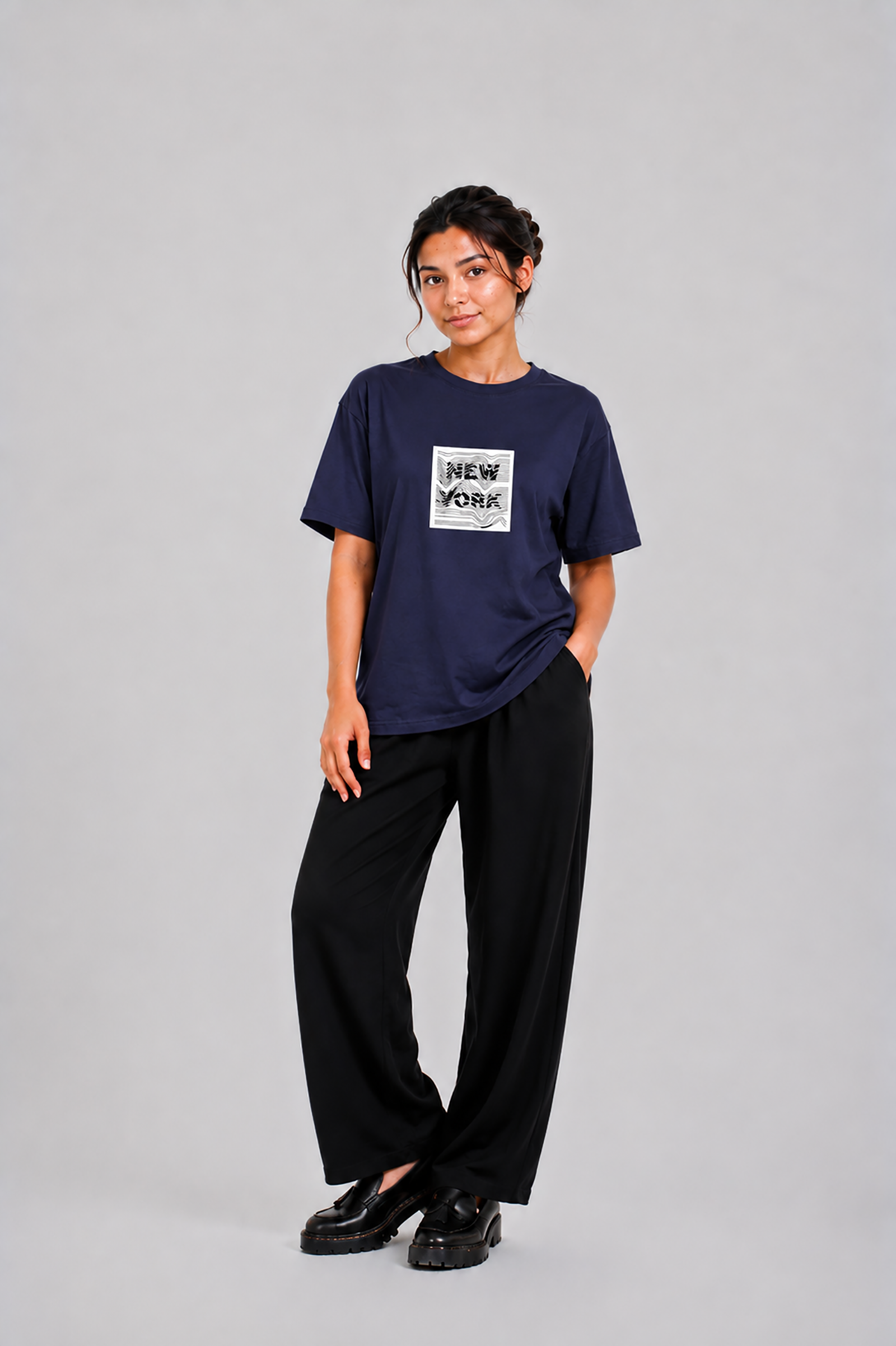 LADIES NEW YORK GRAPHIC NAVY TEE Reality