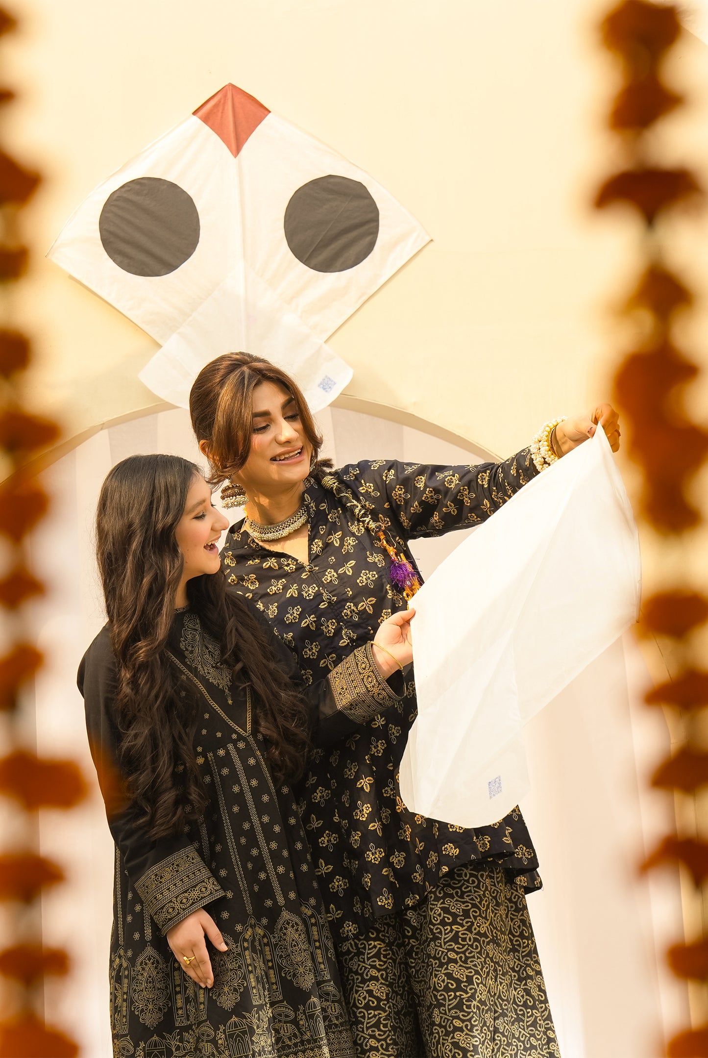 BLACK ZAR POSH SUIT Reality