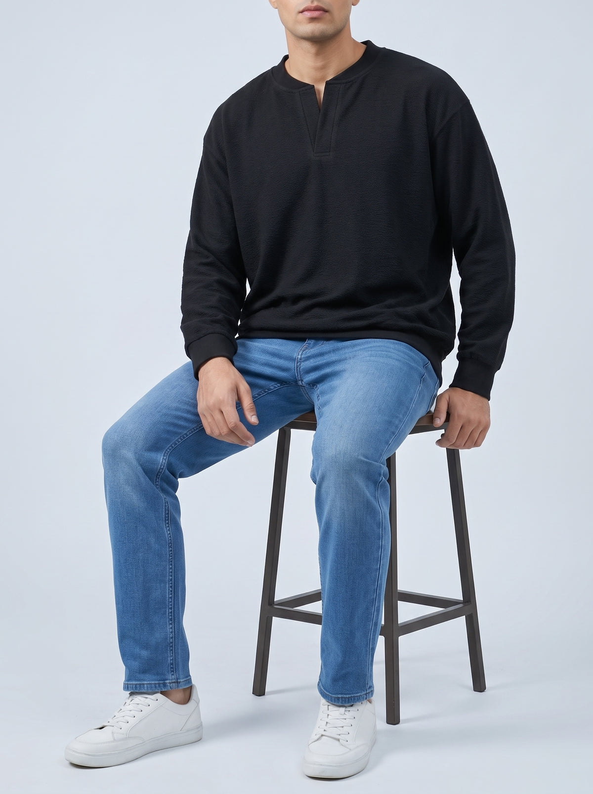TEXTURED BLACK SWEATSHIRT REALITY
