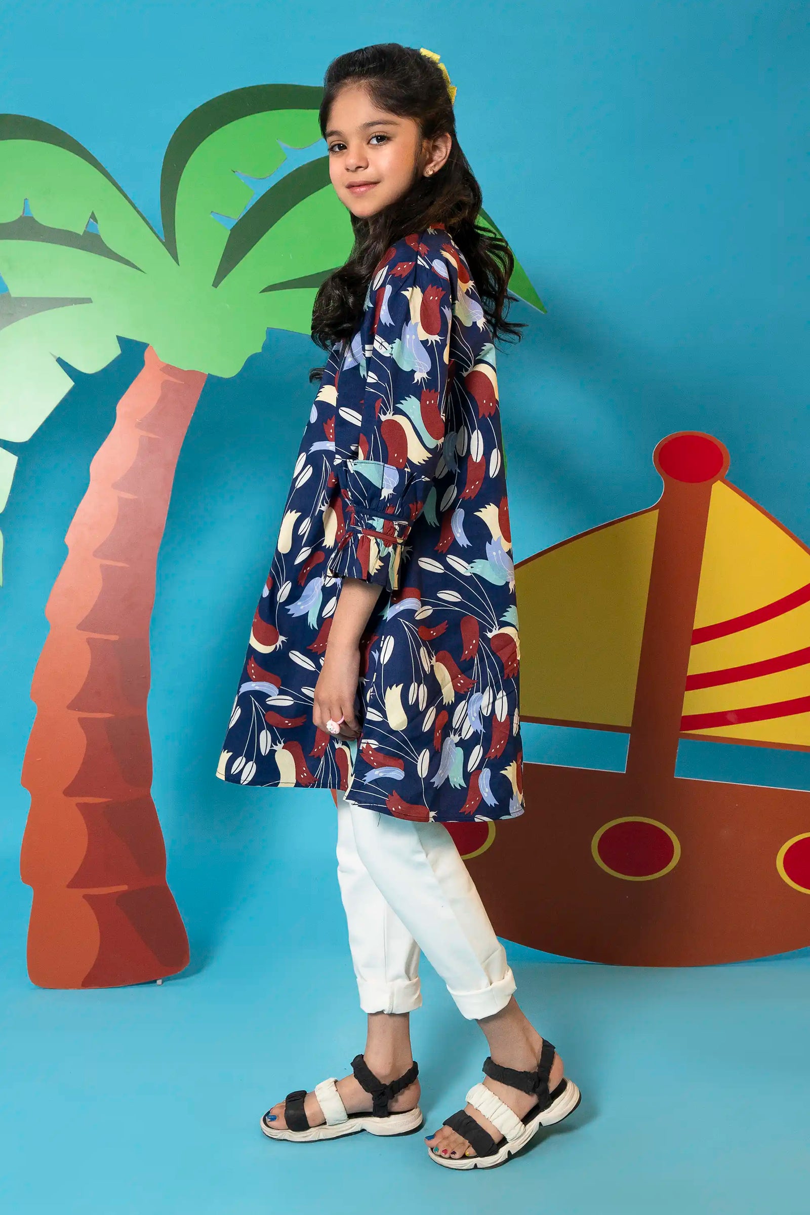 TROPICAL WHIMSY NAVY TOP Reality