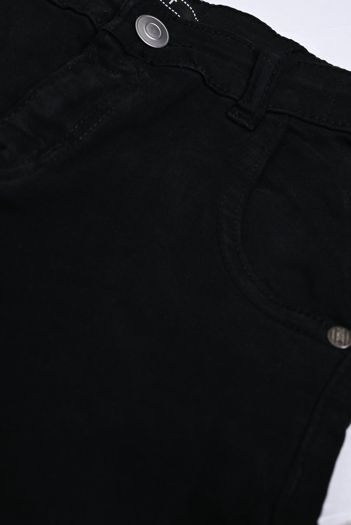 BLACK CHIC DENIM