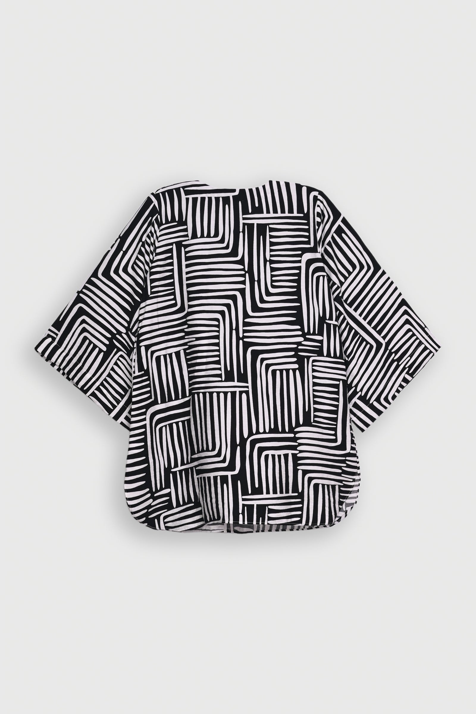 LADIES BLACK TOP Reality