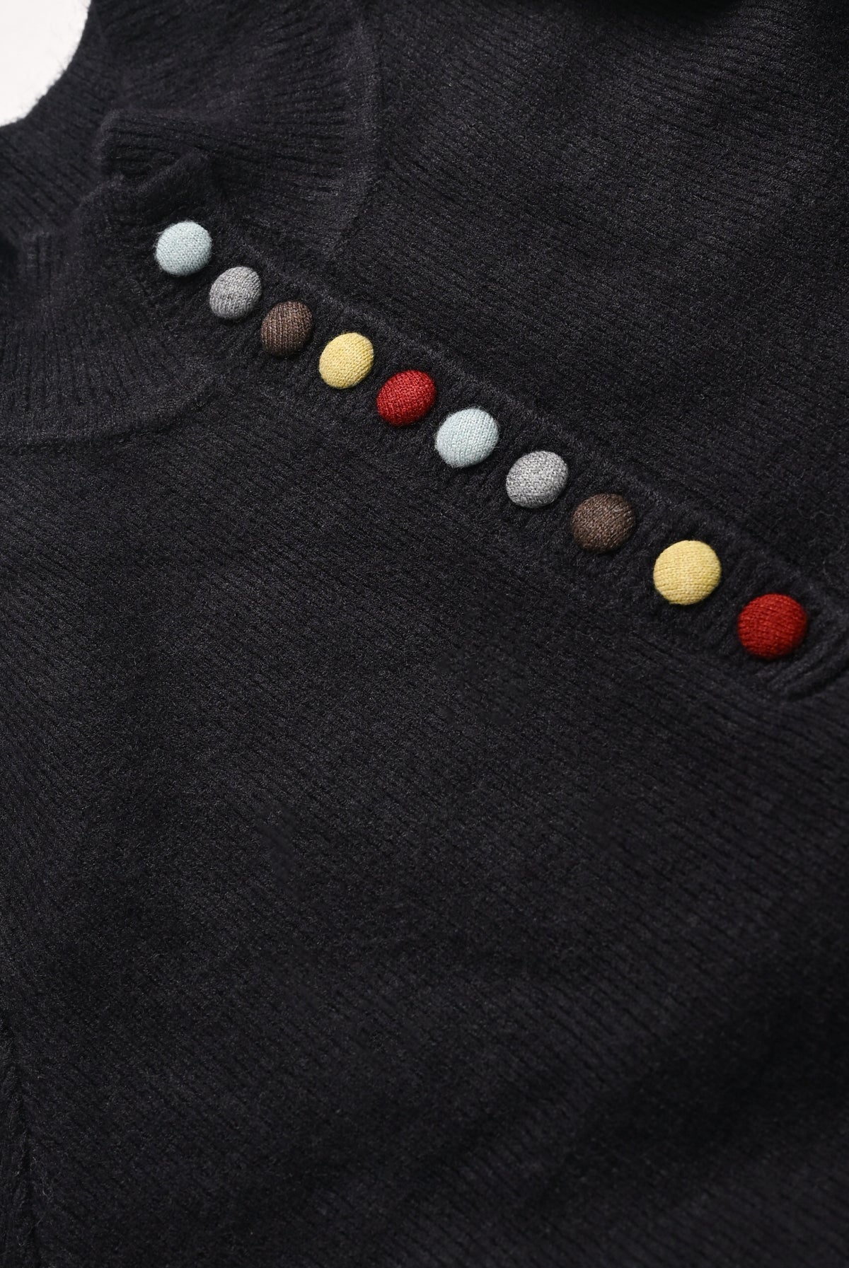 NAVY SWEATER Reality