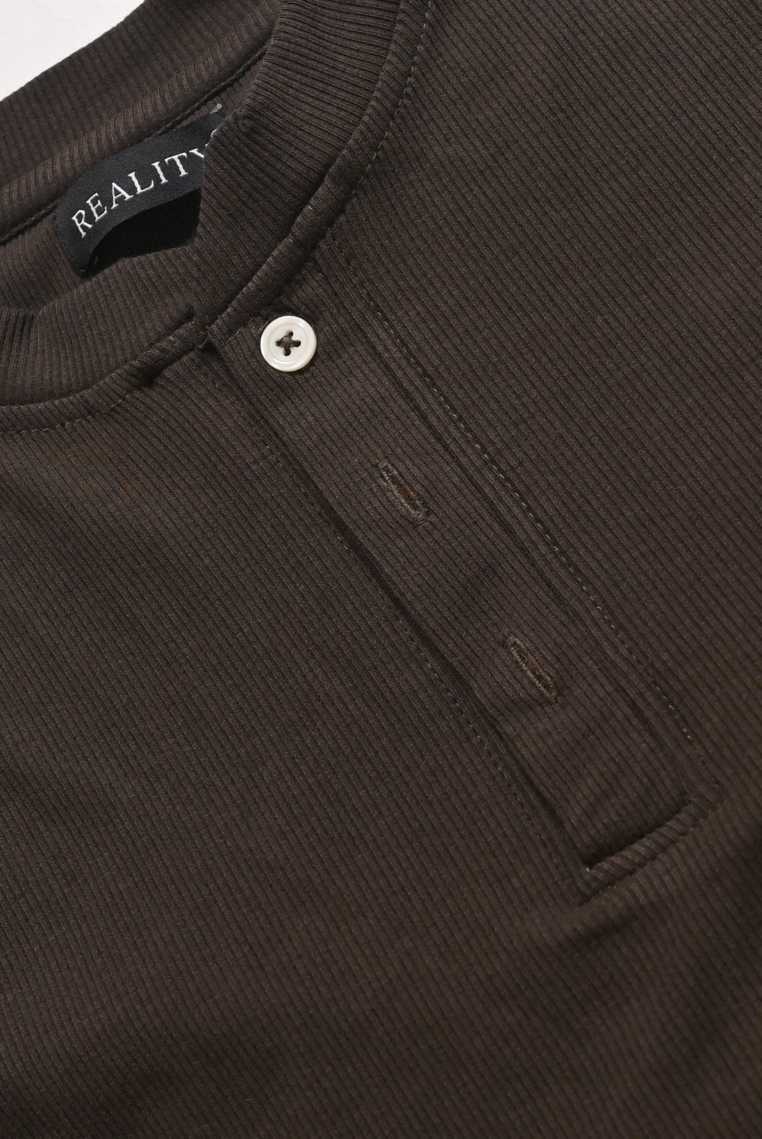 HENLEY NECK CHARCOAL TEE