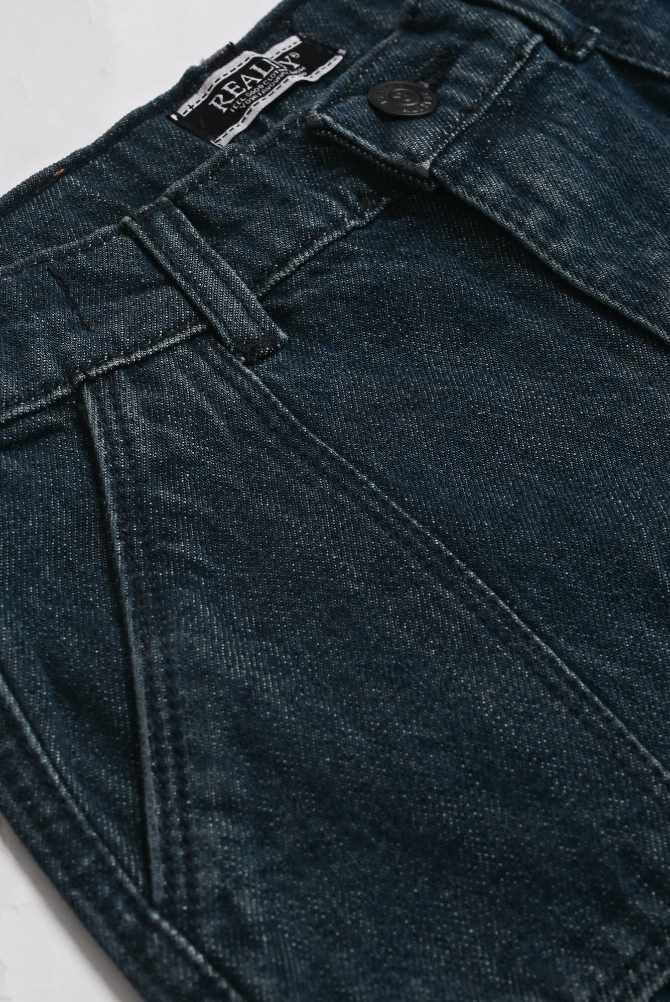 LOOSE FIT TINT DENIM