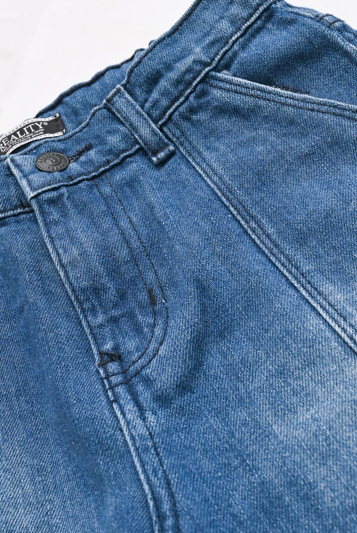 LOOSE FIT LIGHT BLUE DENIM Reality