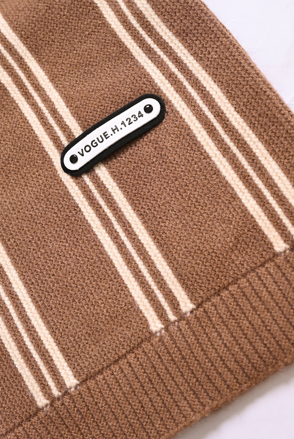 BROWN SWEATER