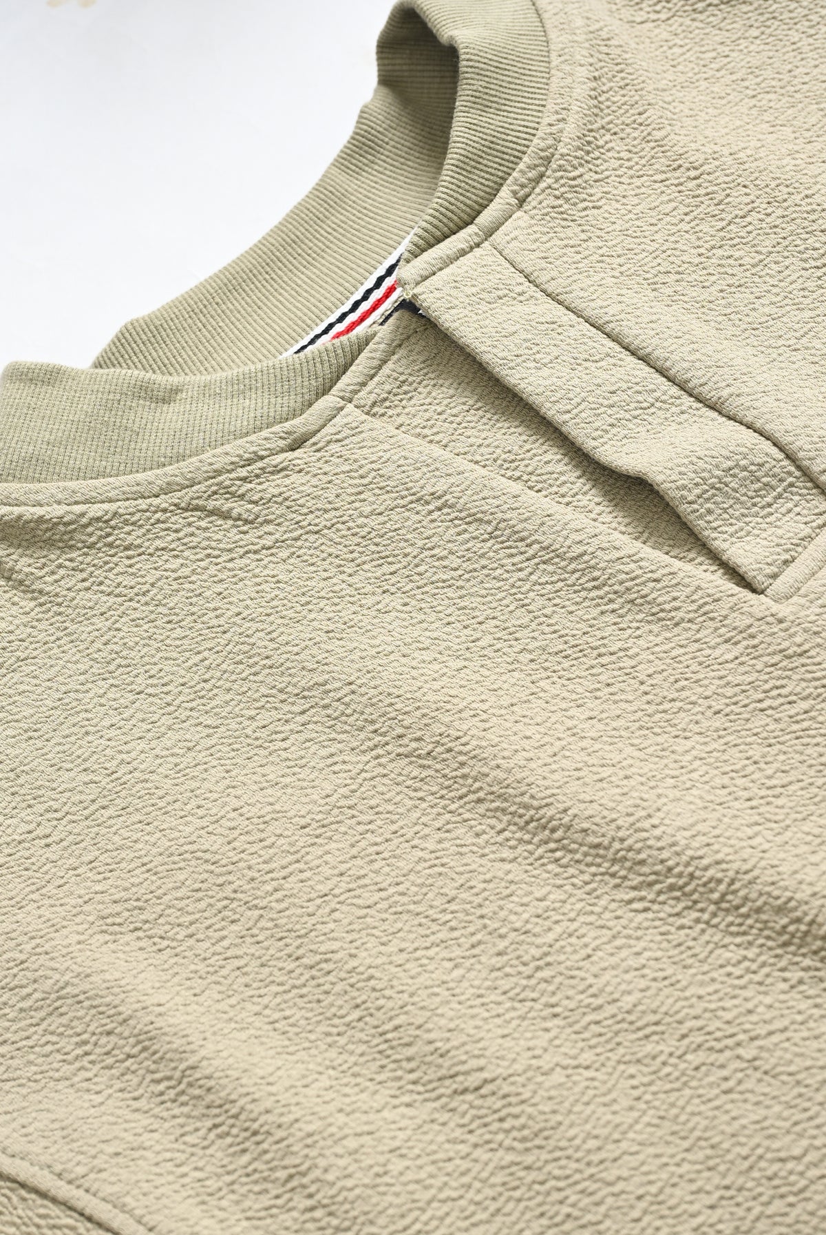 TEXTURED LIGHT GREEN SWEATSHIRT