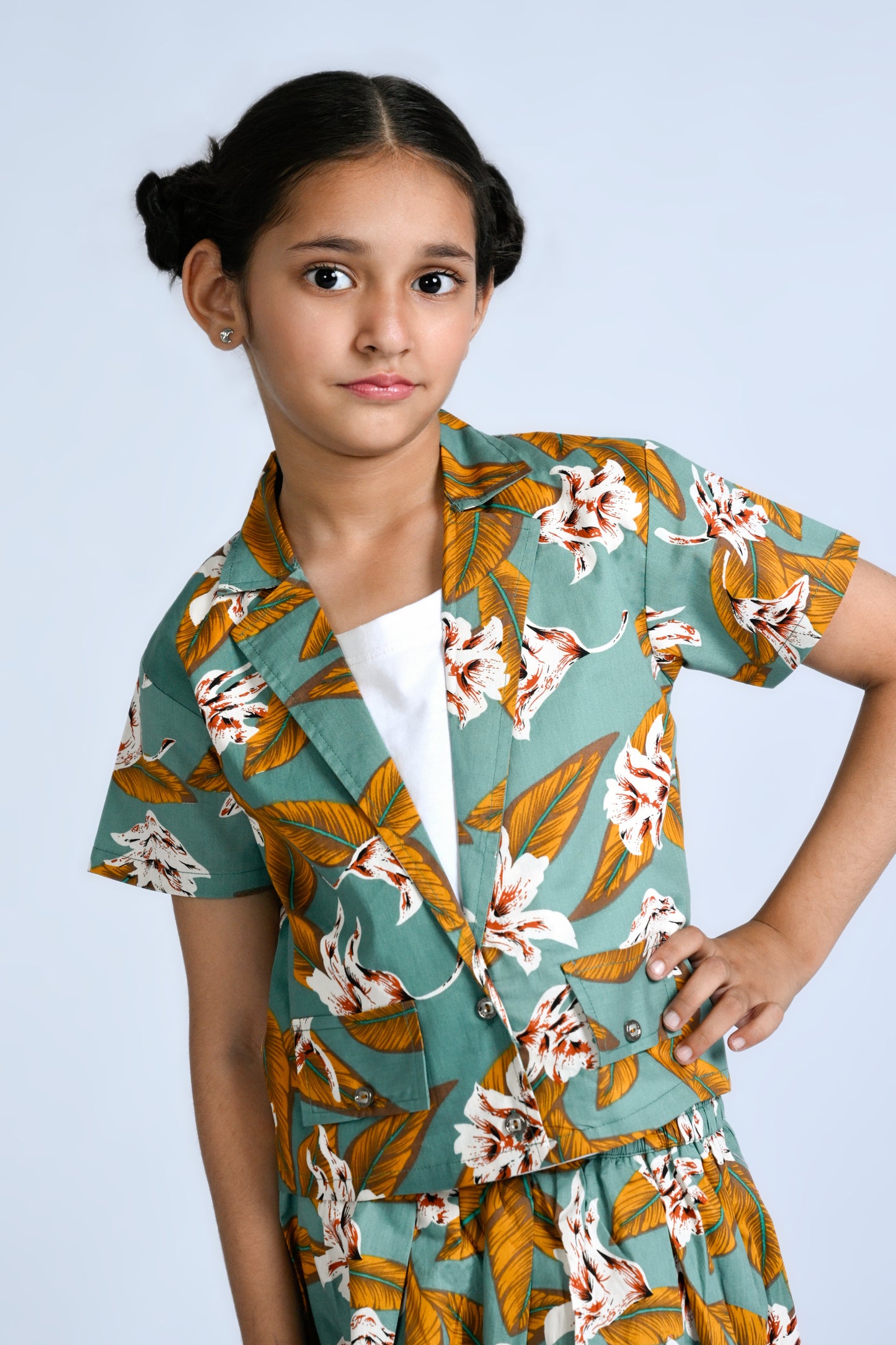 Tropical Vibes: Bold Blooms & Summer Dreams Reality