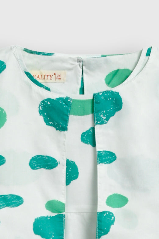 SUNNY WHITE DOODLE Reality