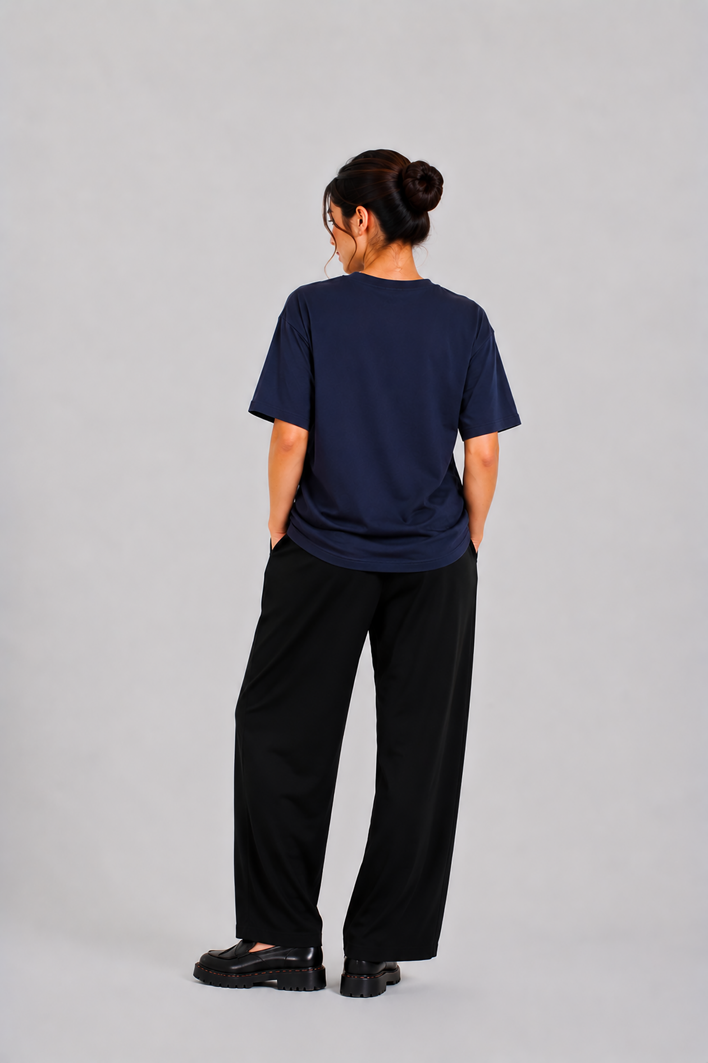 LADIES NEW YORK GRAPHIC NAVY TEE Reality