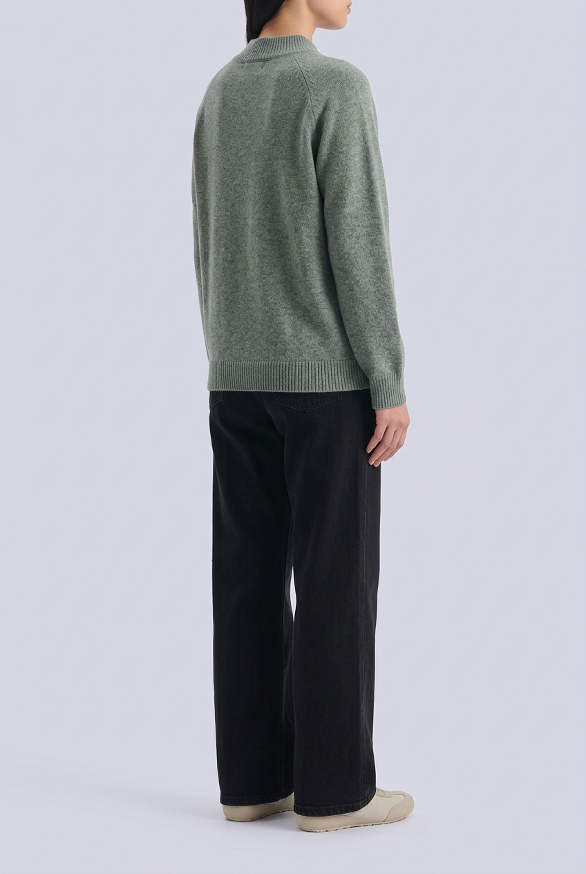GRAY SWEATER Reality