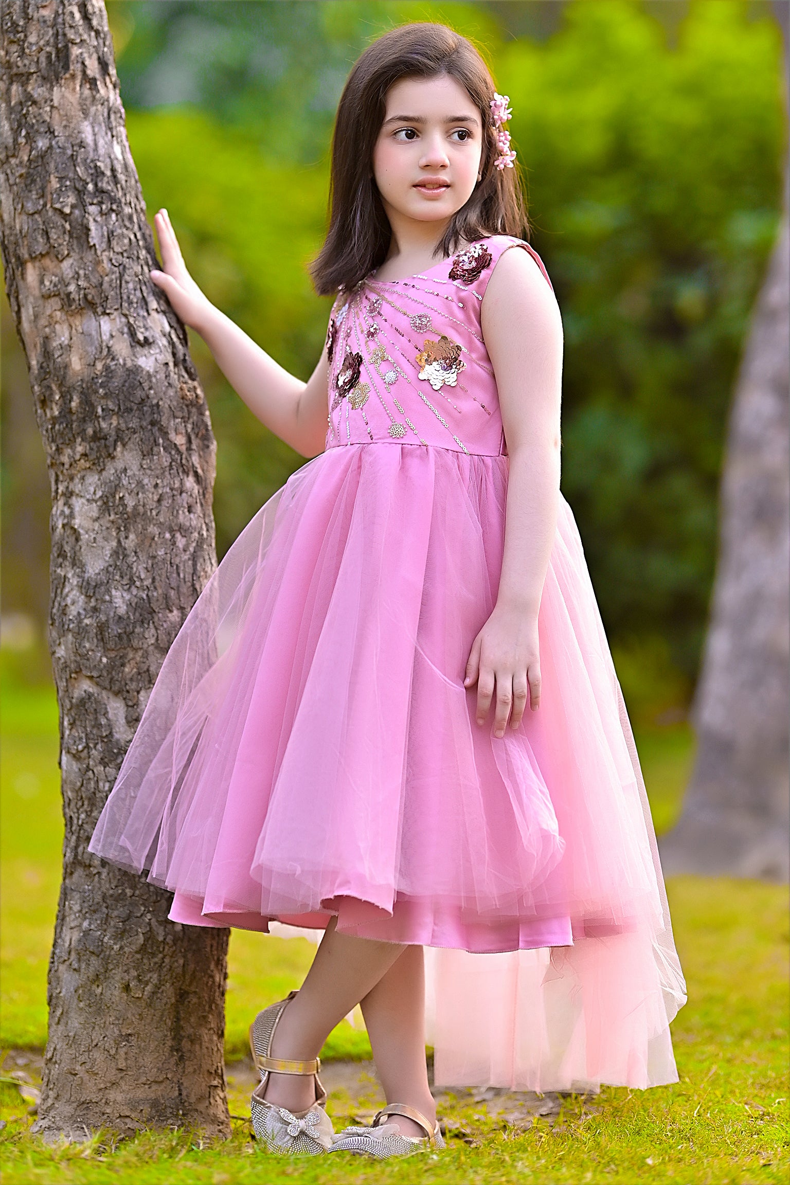 GIRL FANCY FROCKS - Reality