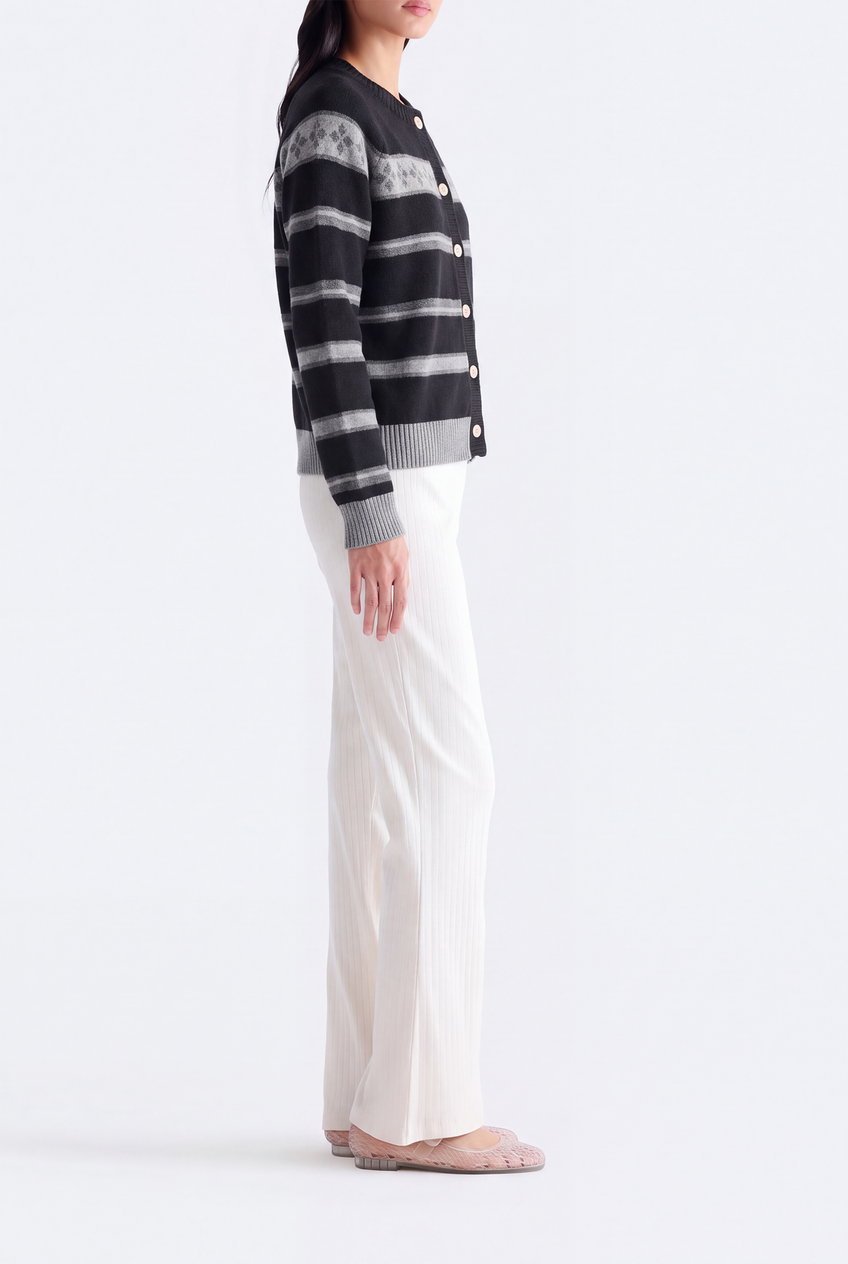NAVY SWEATER Reality