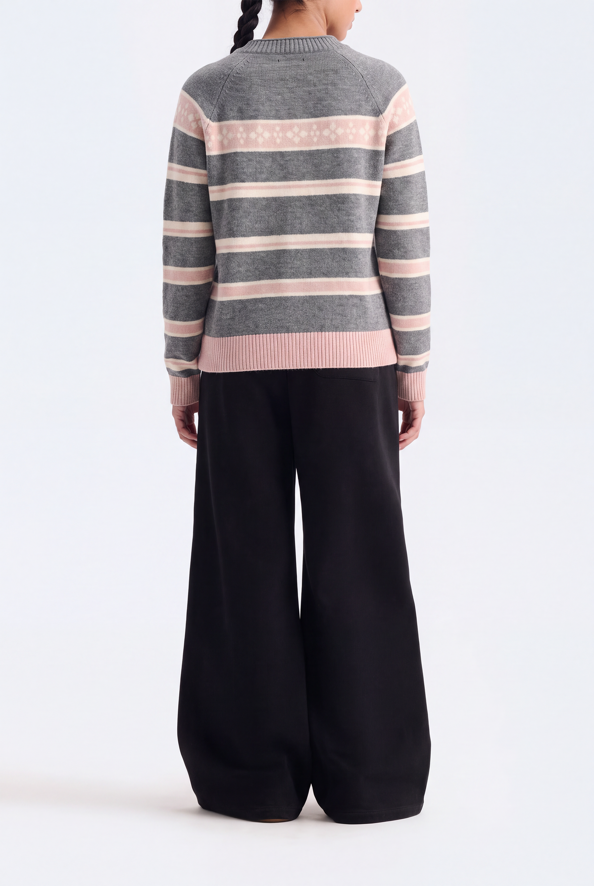 GRAY SWEATER Reality