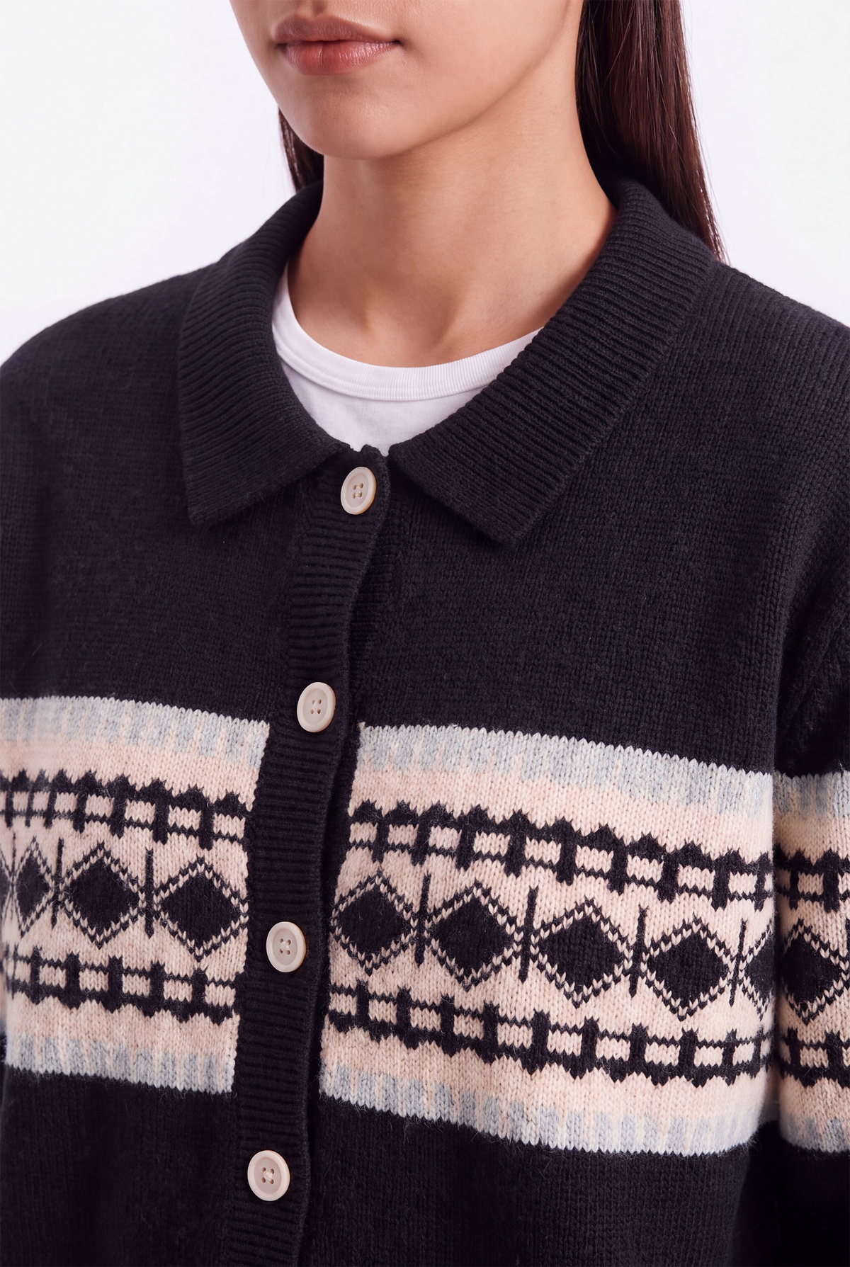 NAVY SWEATER Reality