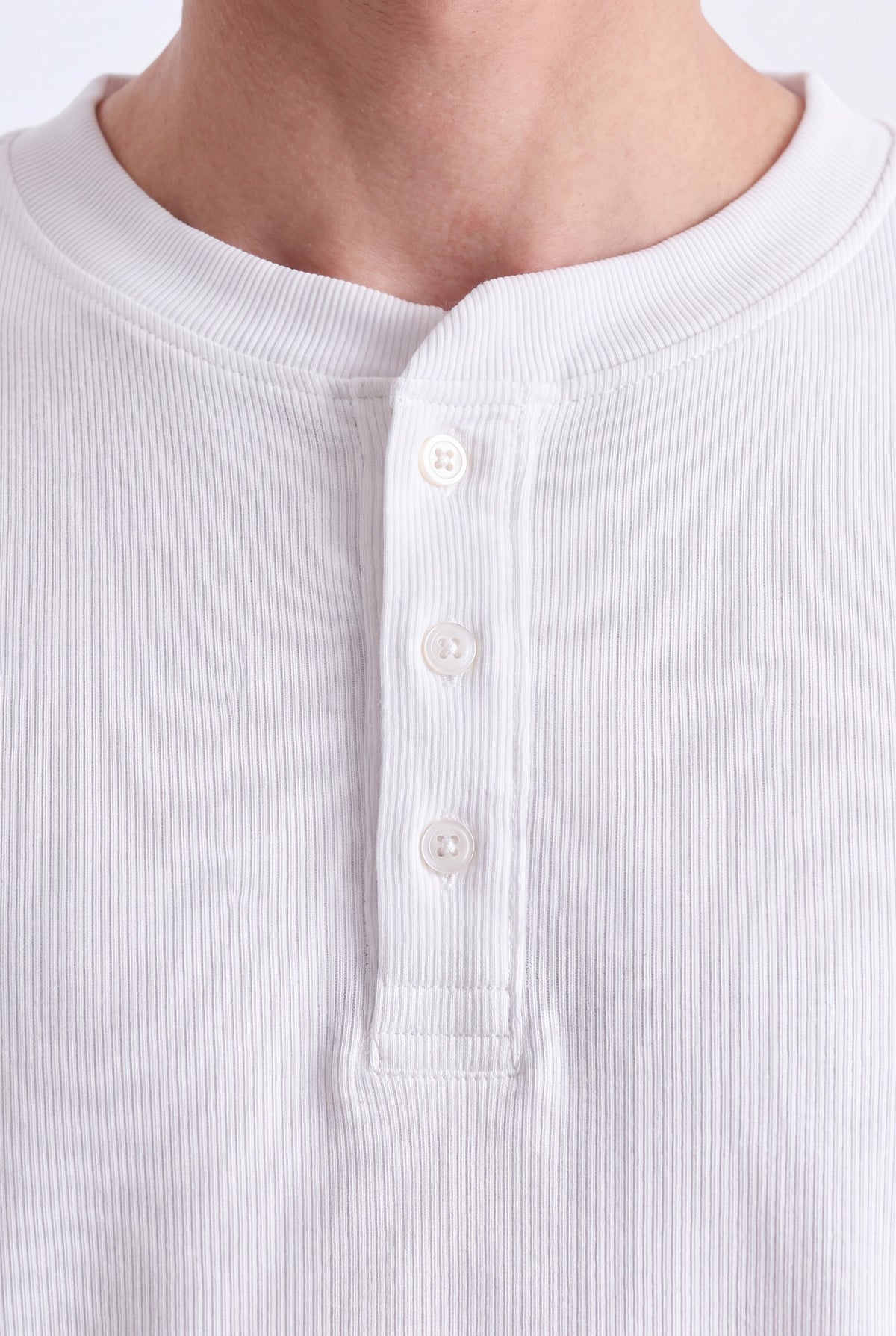 HENLEY NECK white TEE Reality