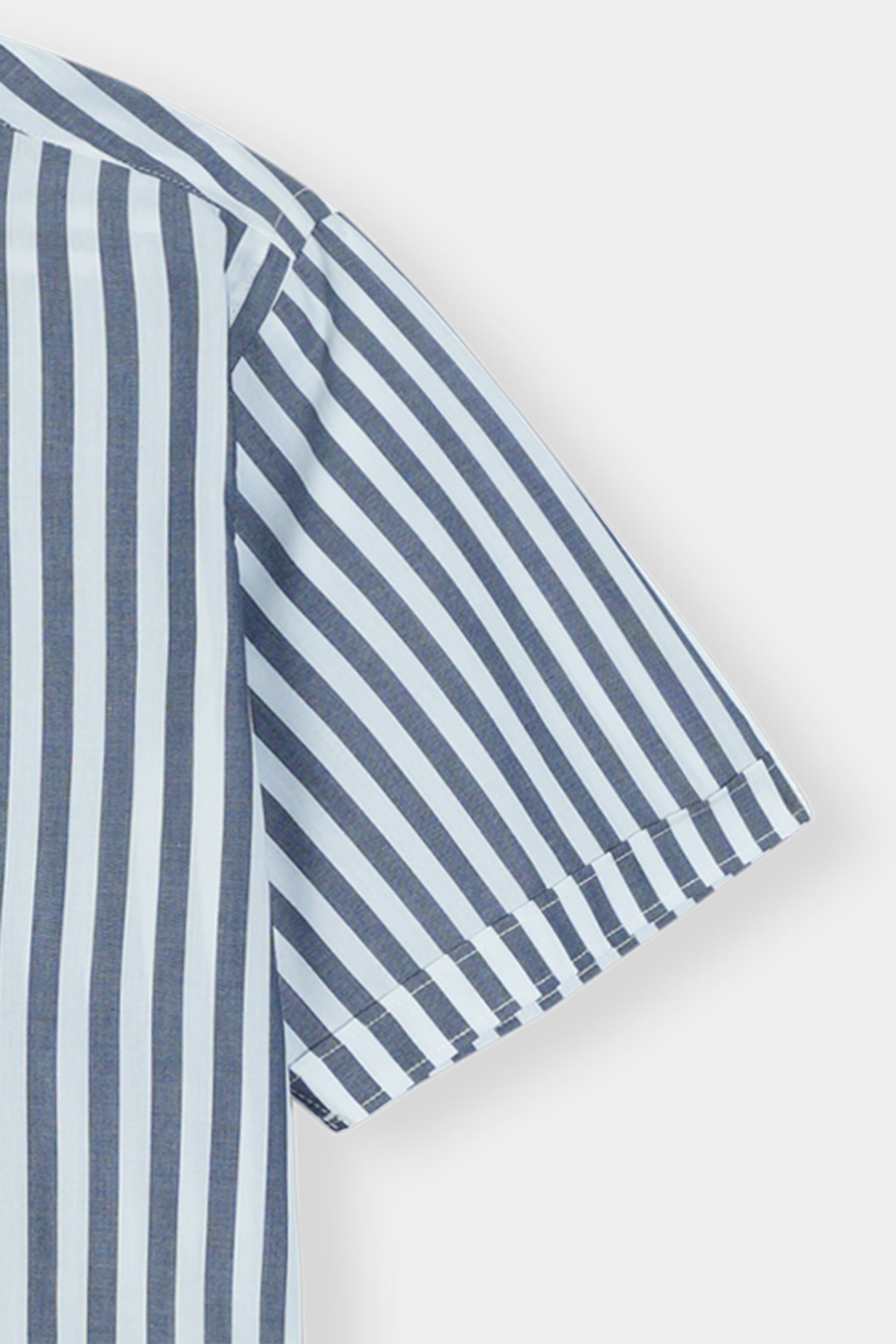 Blue and White Vertical Striped Short Sleeve Shirt Reality