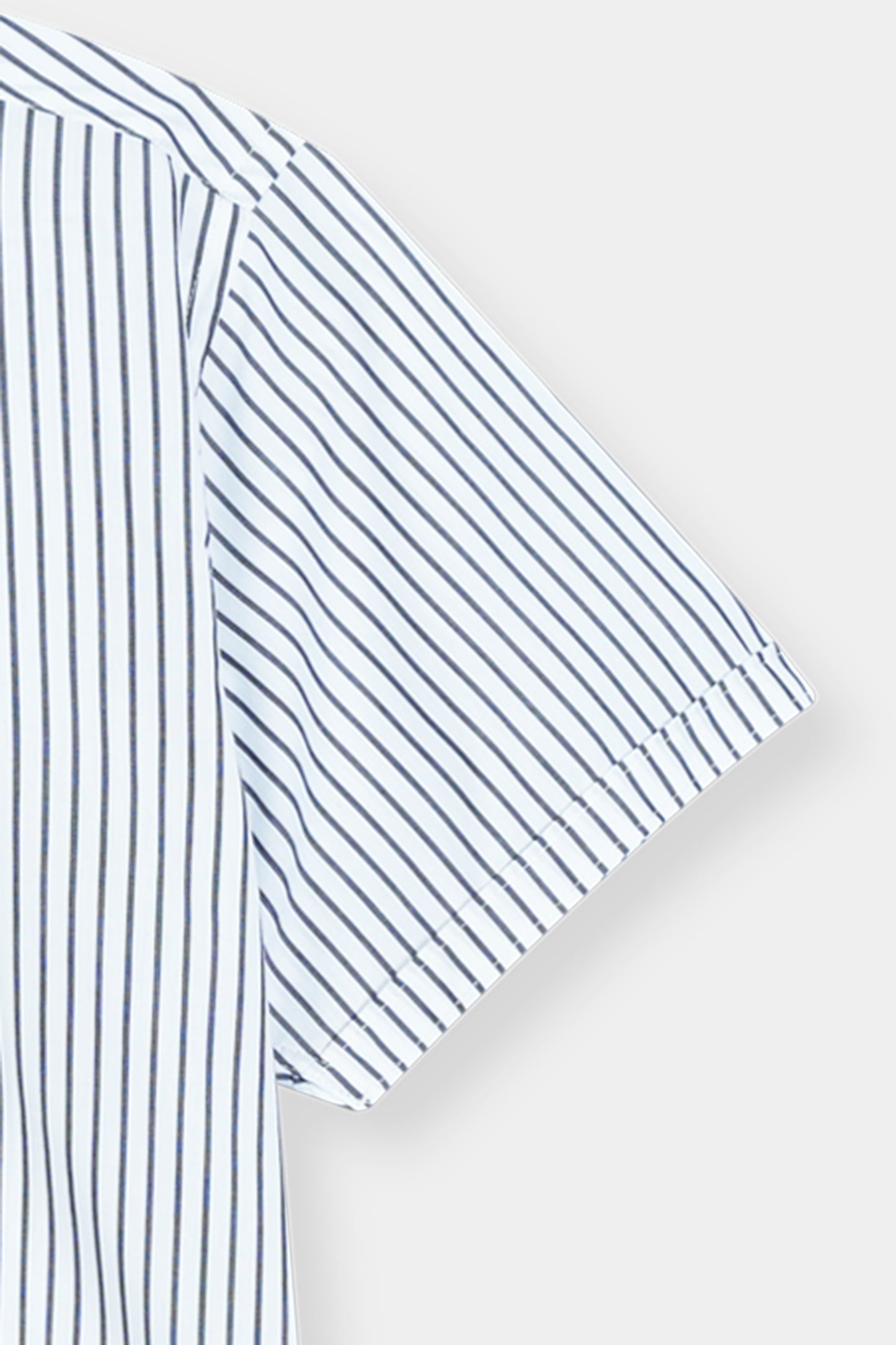 Blue and White Vertical Striped Short Sleeve Shirt Reality