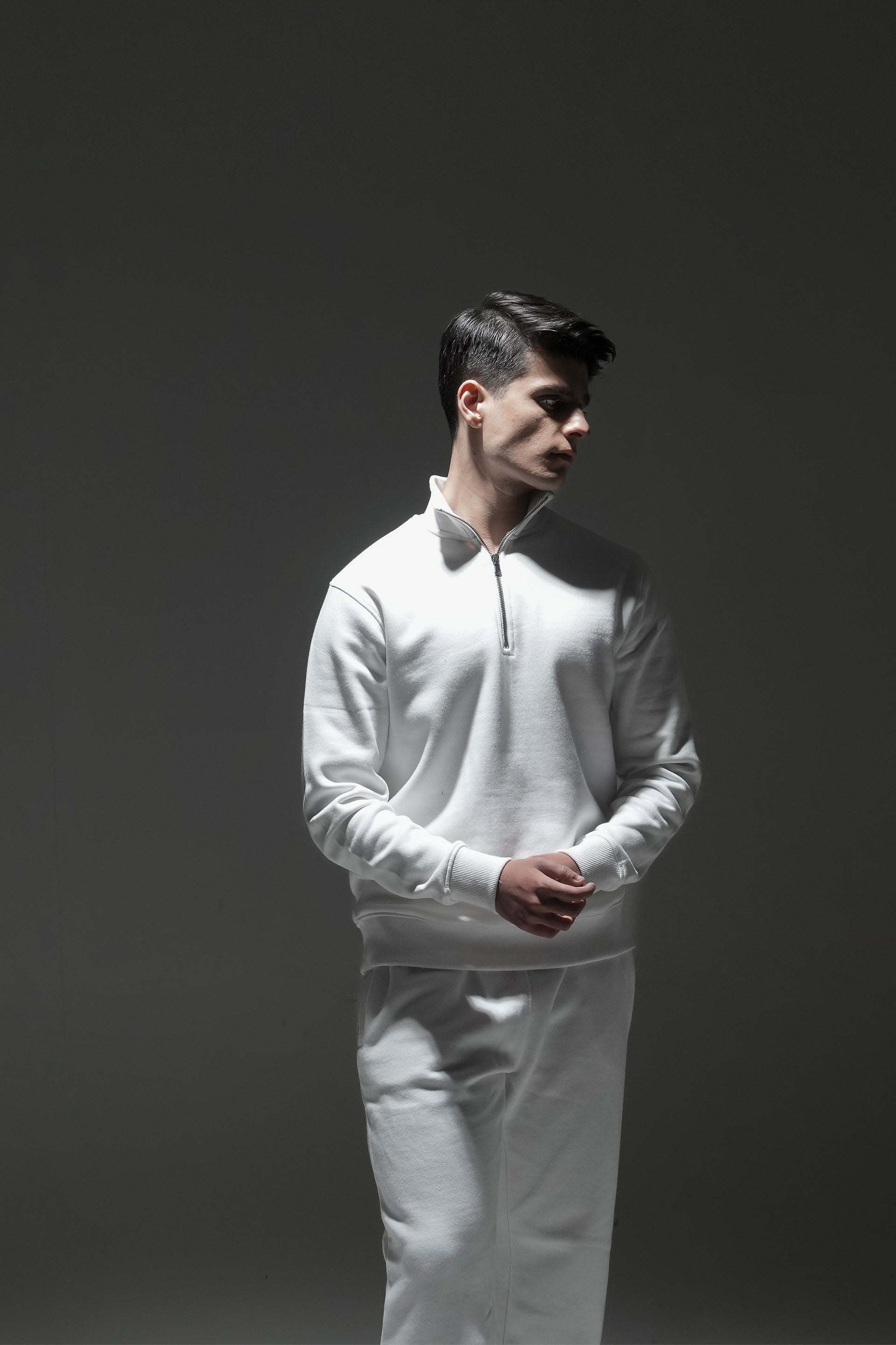 Men WHITE Zipper Pullover REALITY