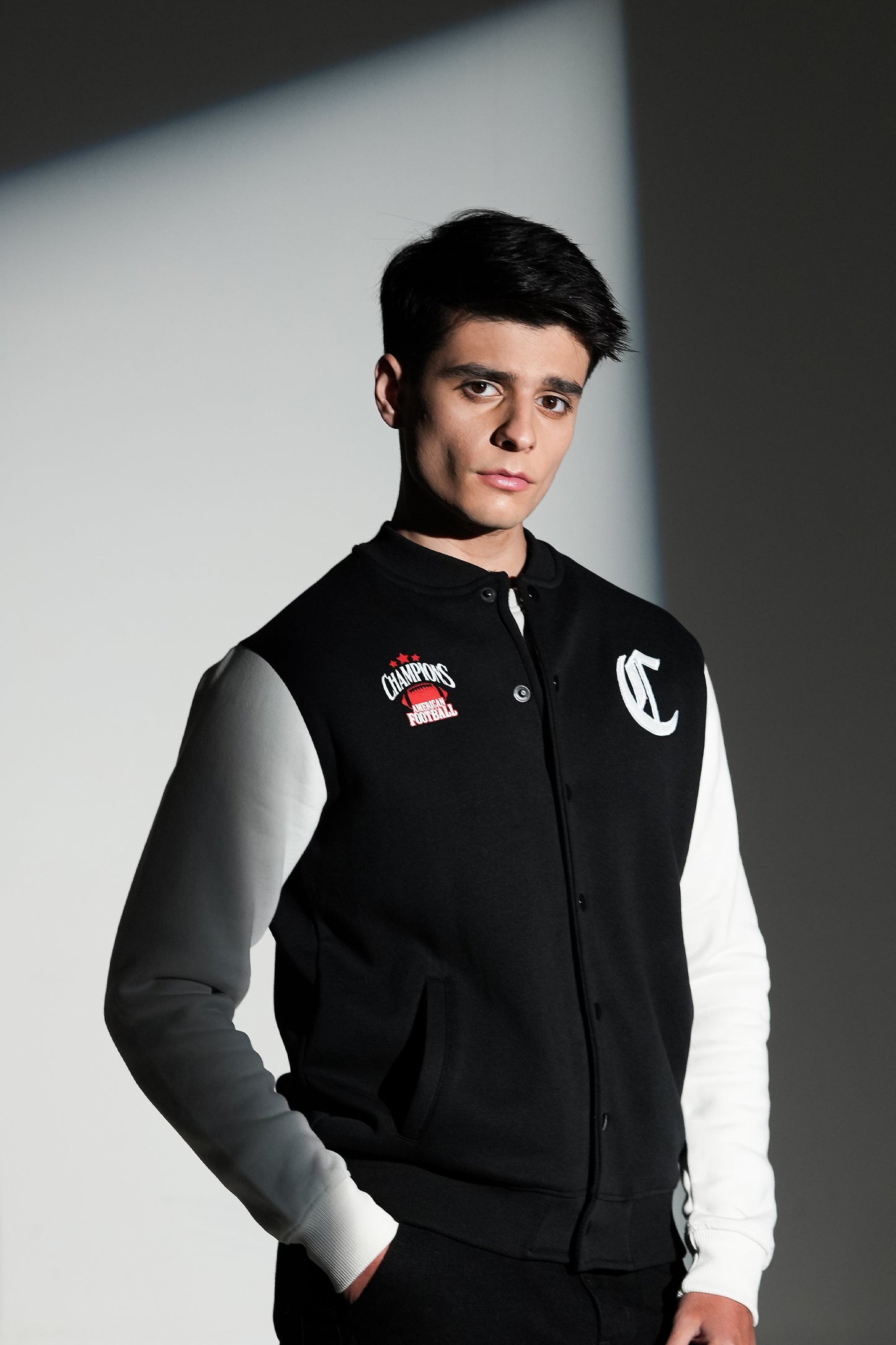 MEN BLACK JACKET Reality