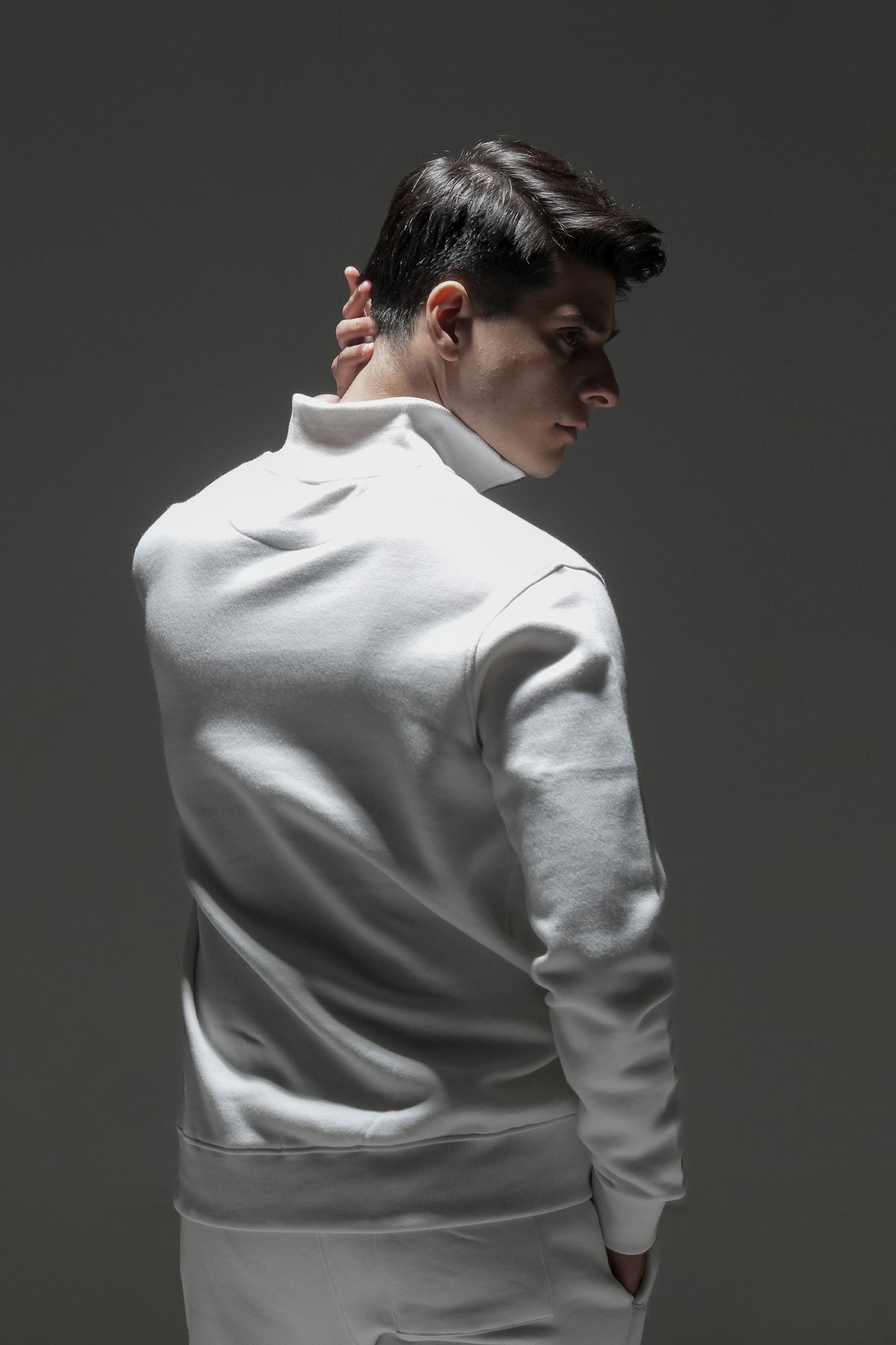 Men WHITE Zipper Pullover REALITY