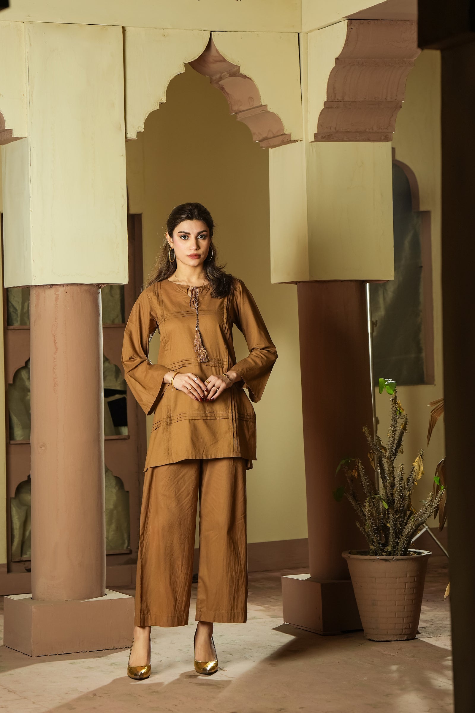 AMBER PLEAT SUIT Reality