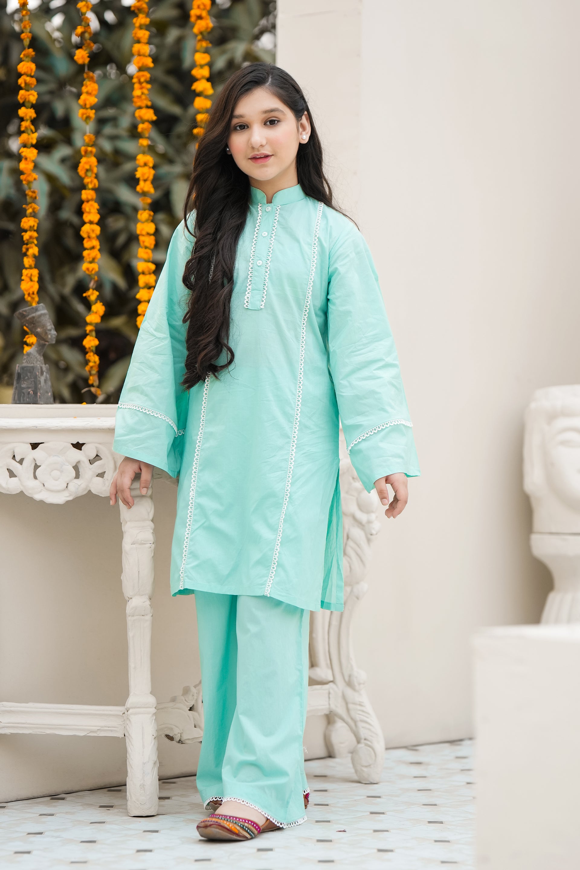 CELADON GRACE SEE GREEN SUIT Reality