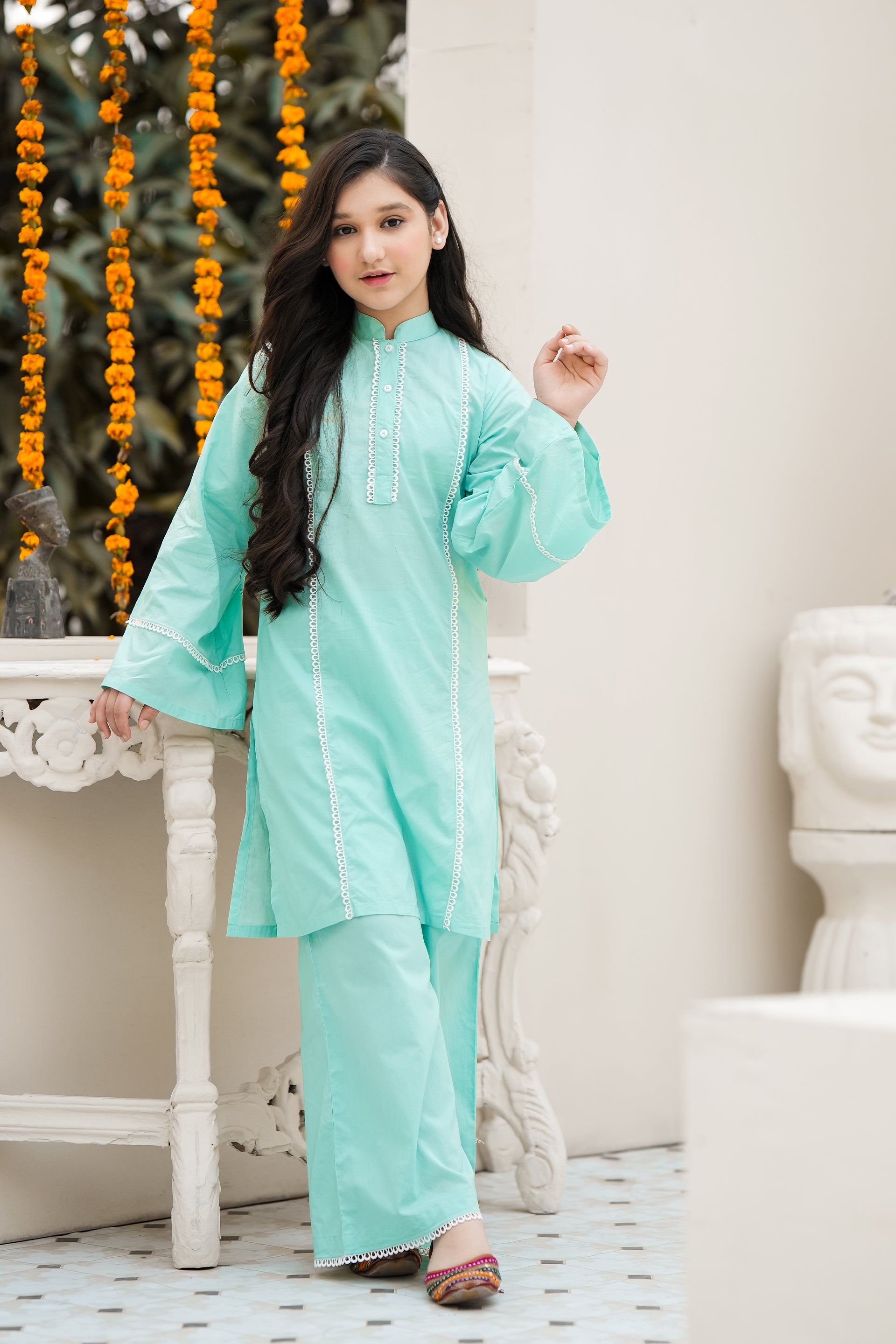 CELADON GRACE SEE GREEN SUIT Reality