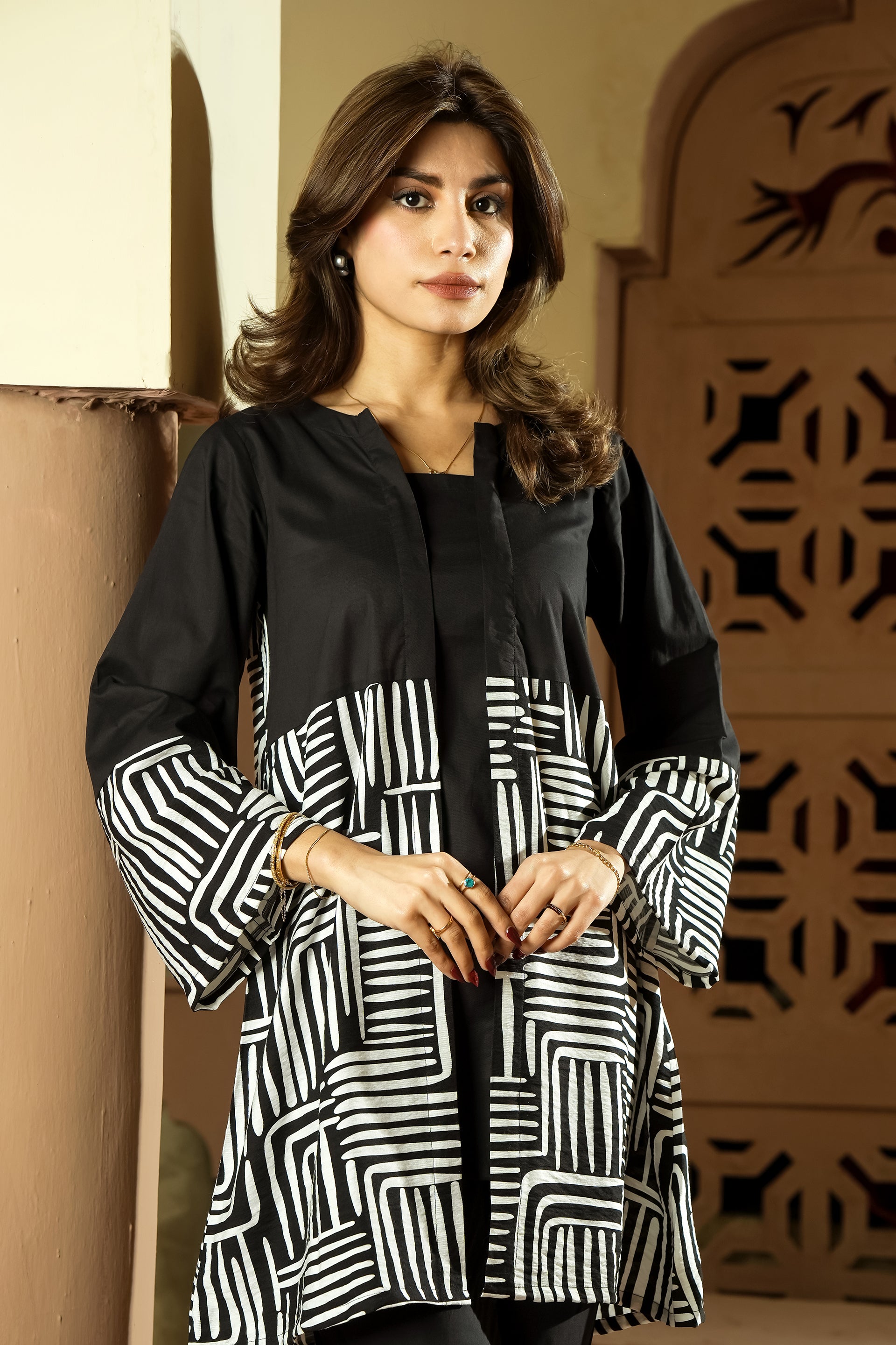 NOIR SILHOUETTE SU Reality