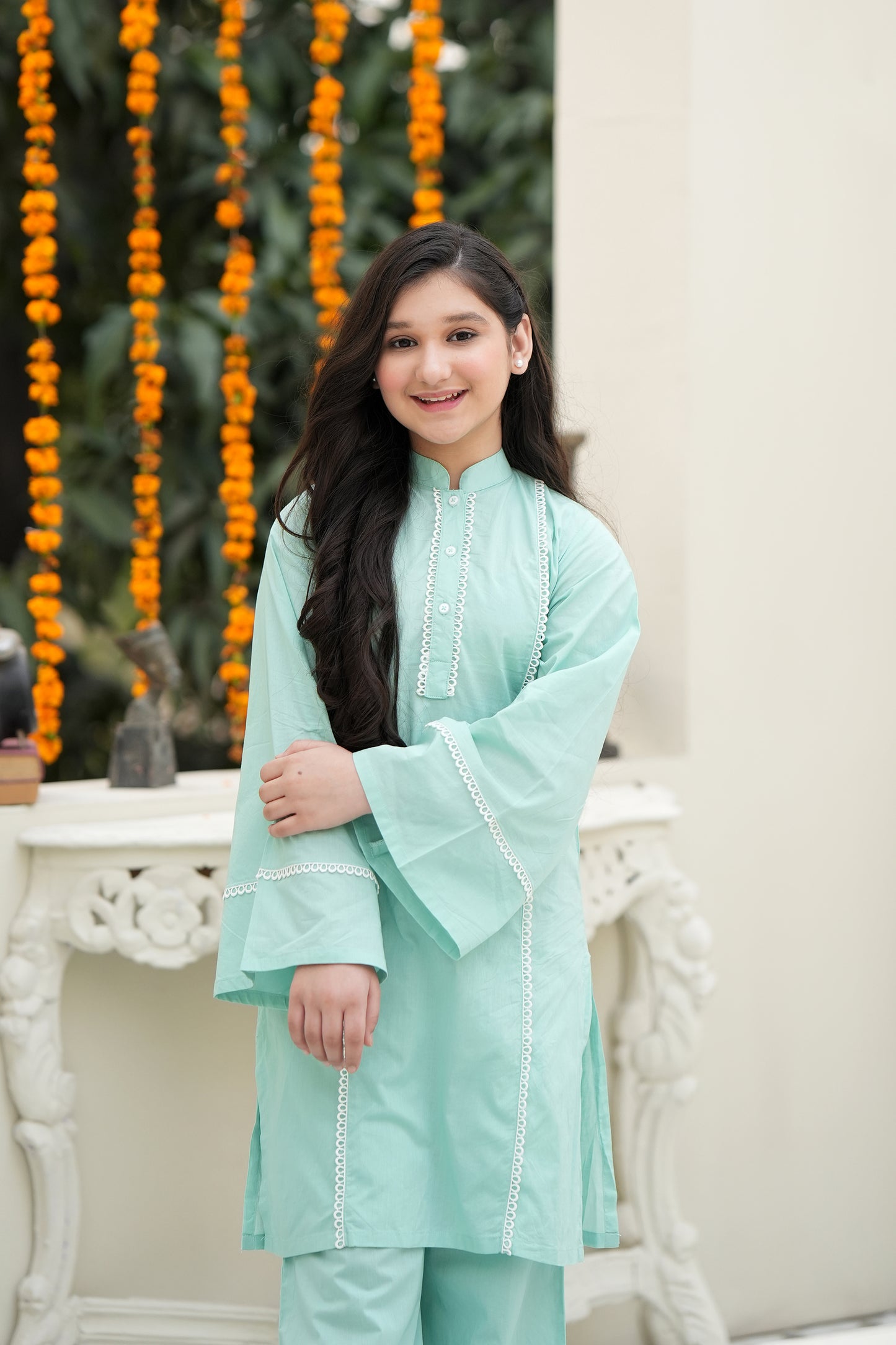 CELADON GRACE SEE GREEN SUIT Reality