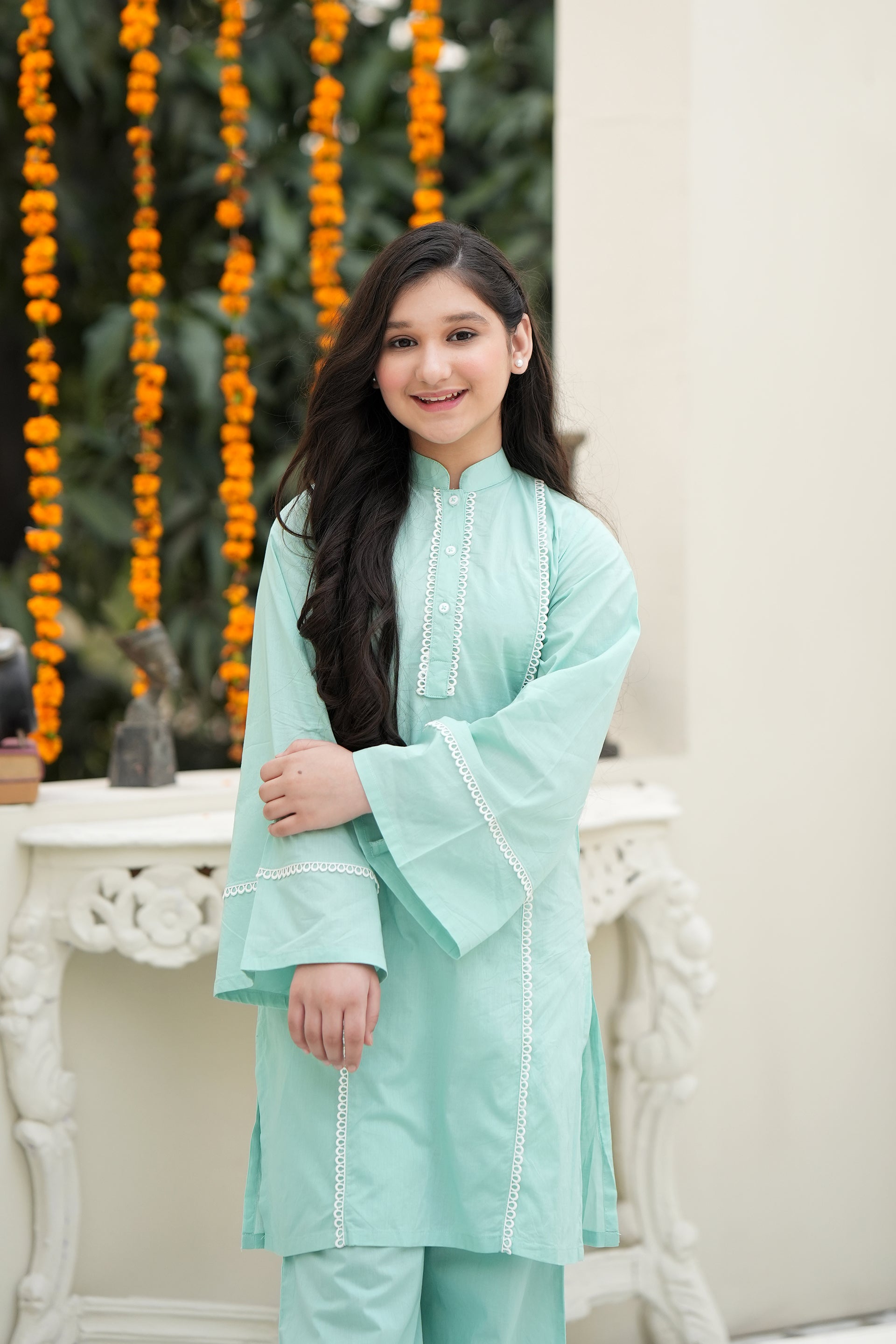 CELADON GRACE SEE GREEN SUIT Reality