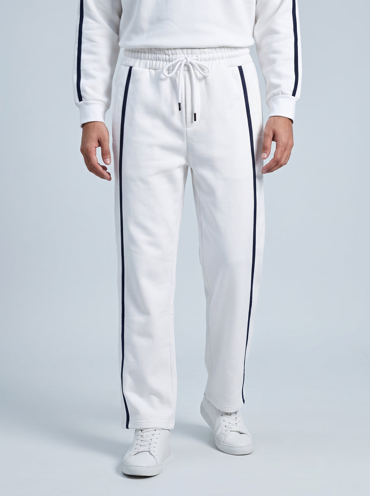 SIDE TAPPING STRAIGHT WHITE TROUSER Reality