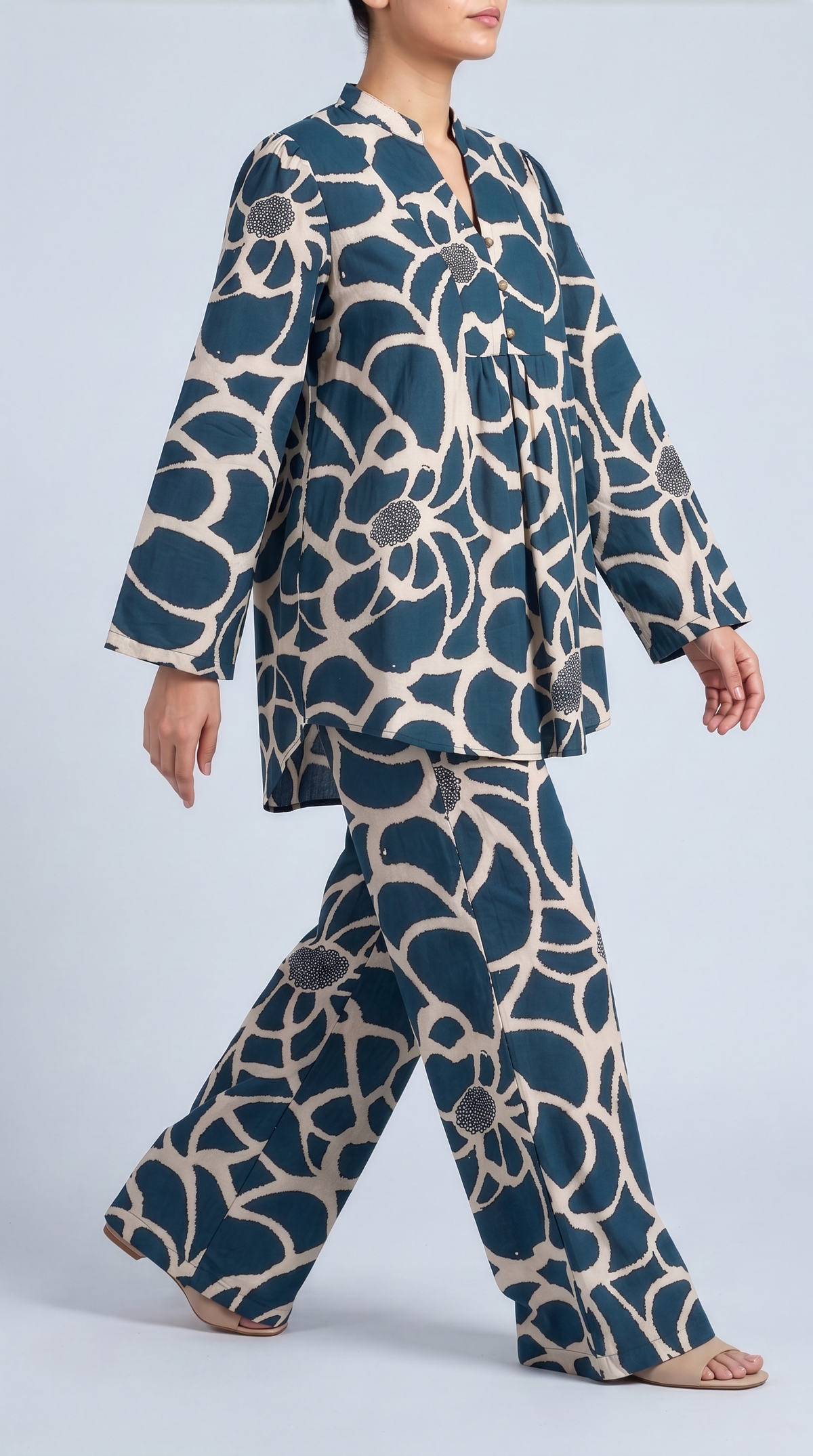 MONO CHROME PRINTED blue SUIT Reality