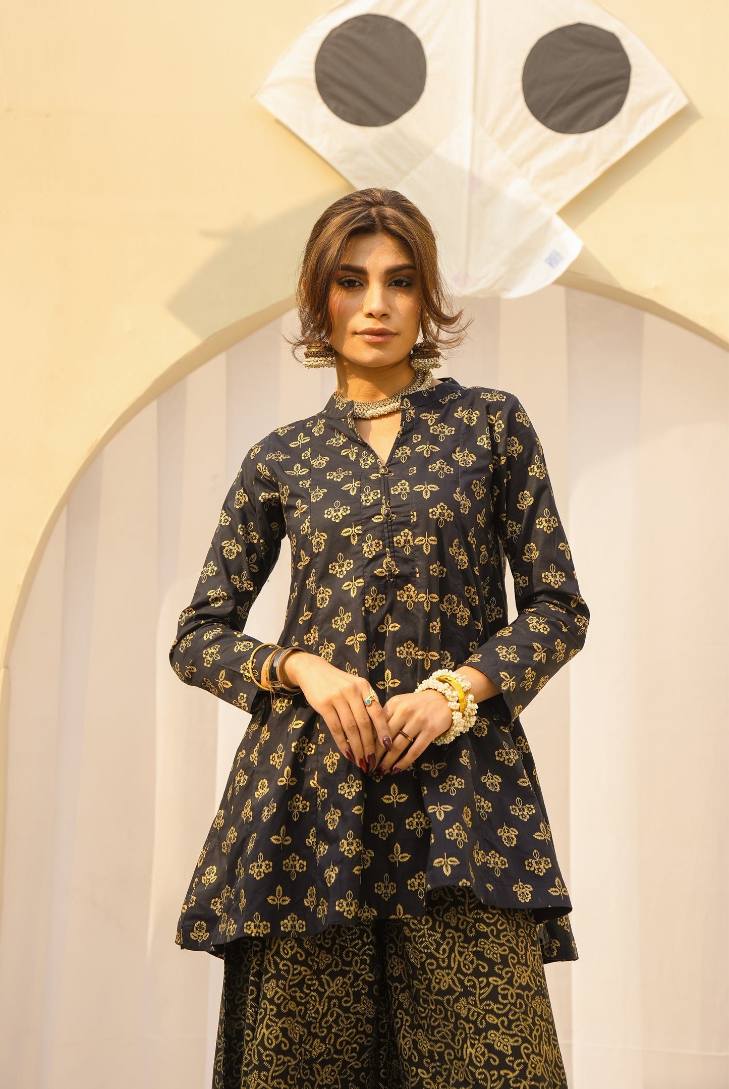 BLACK ZAR POSH SUIT Reality