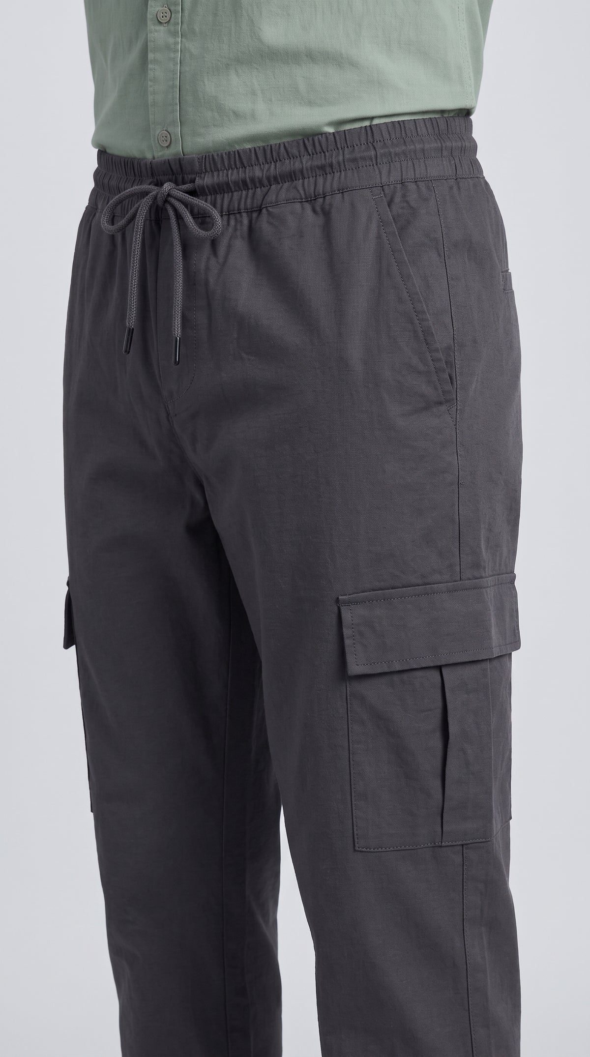 SIX POCKET DARK GRAY TROUSER Reality