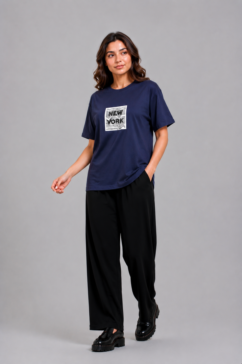 LADIES NEW YORK GRAPHIC NAVY TEE Reality