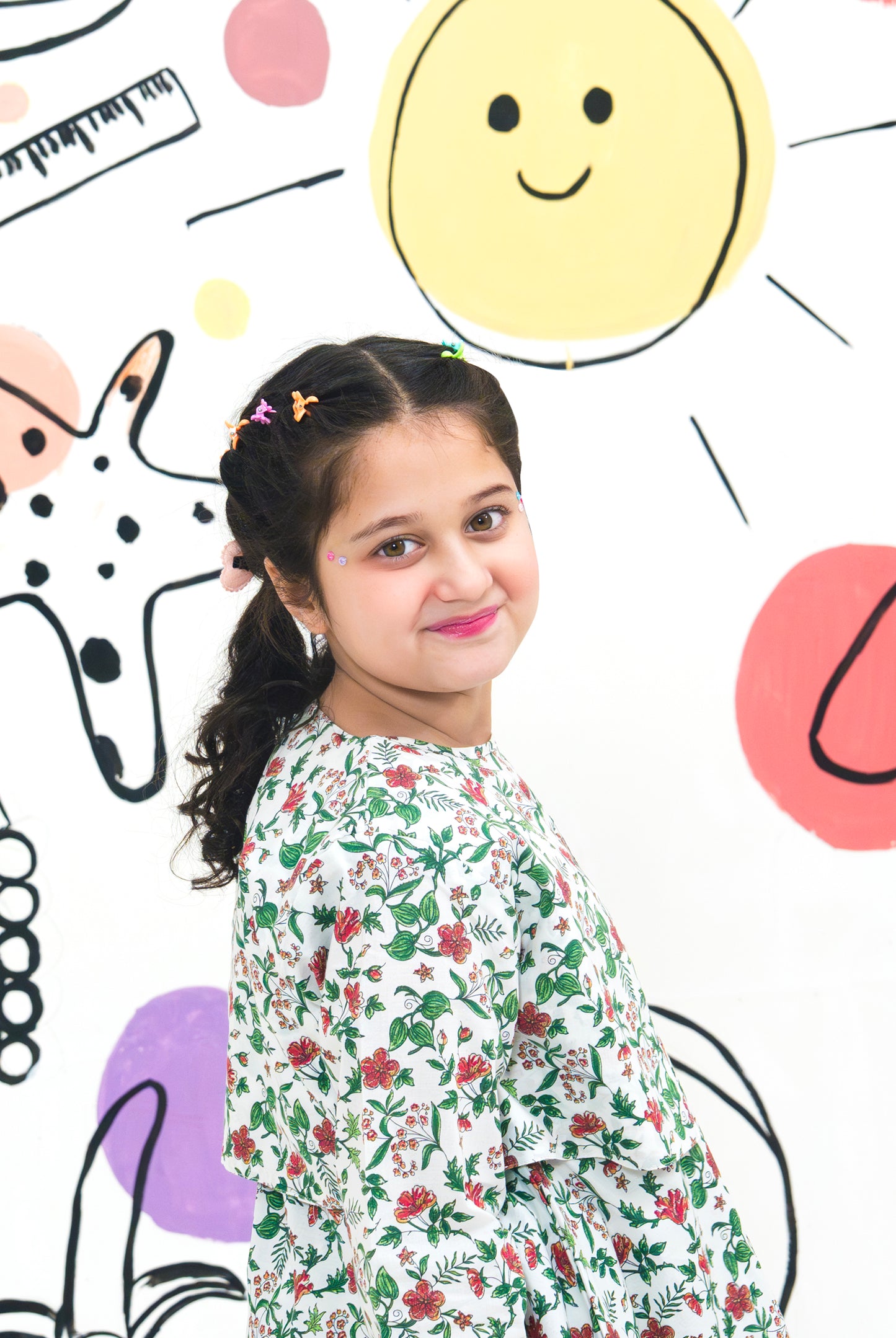 SUNNY GREEN DOODLE Reality