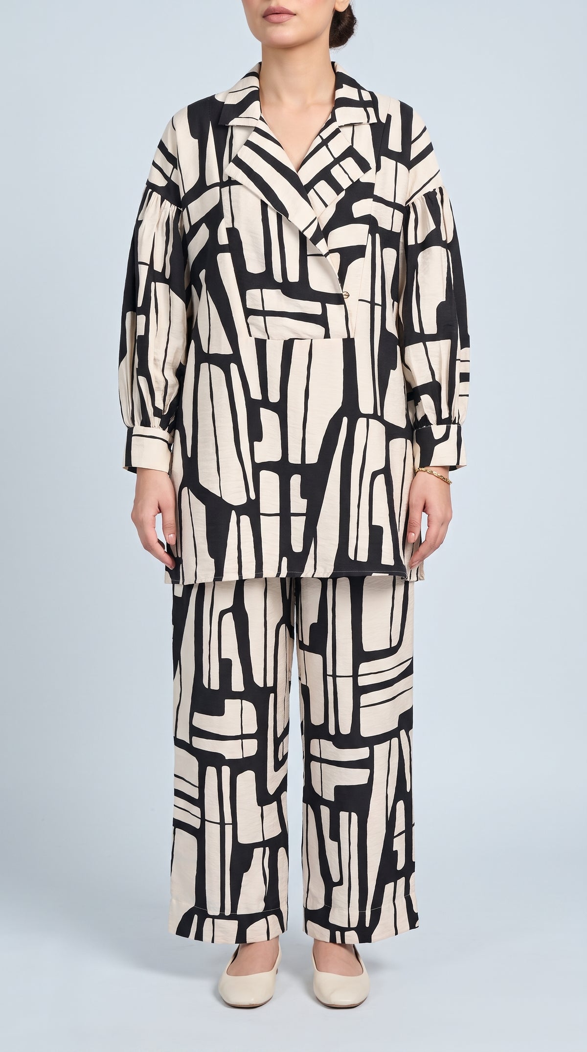 SKIN & BLACK CO-ORD SUIT Reality