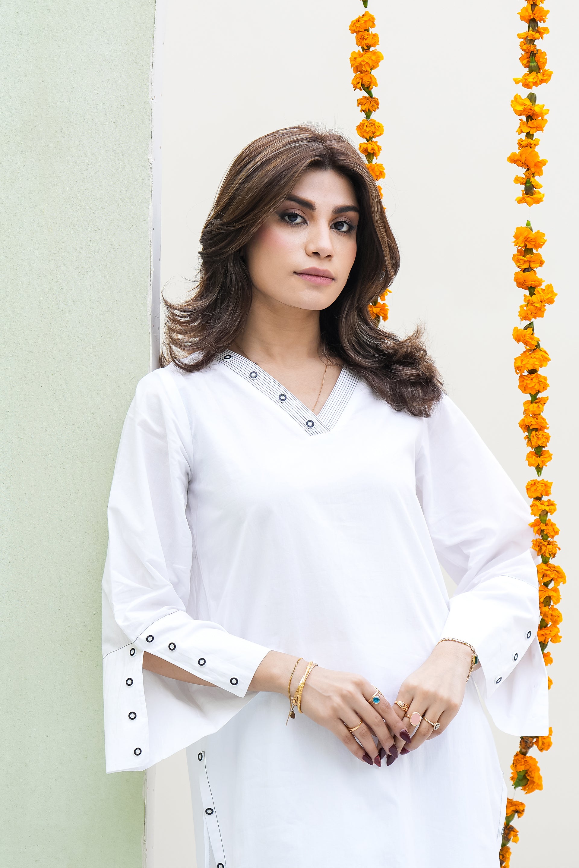 LINE AND LUXE Reality