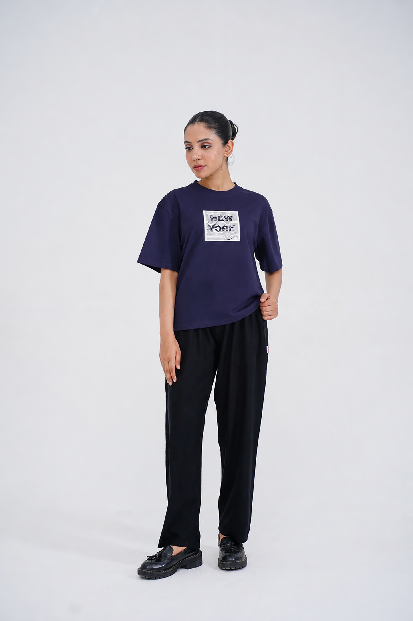LADIES NEW YORK GRAPHIC NAVY TEE