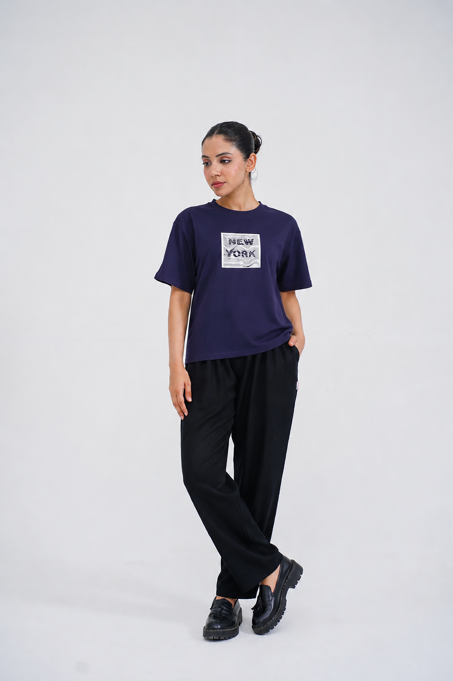 LADIES NEW YORK GRAPHIC NAVY TEE