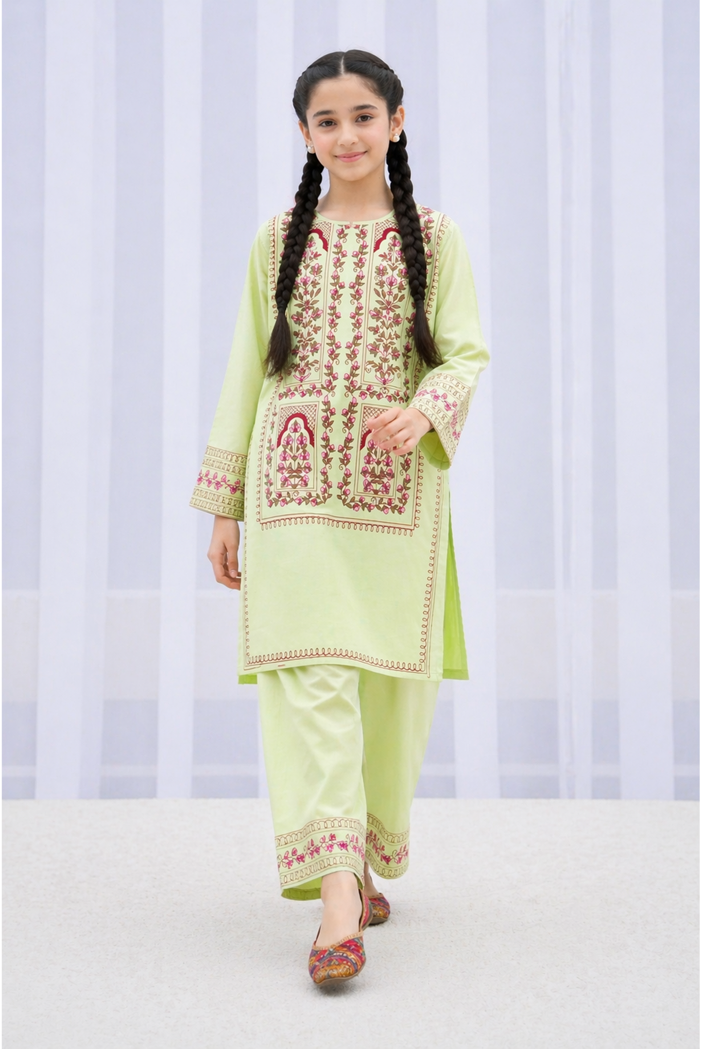 PARROT BLOCK PRINTED SUIT Reality