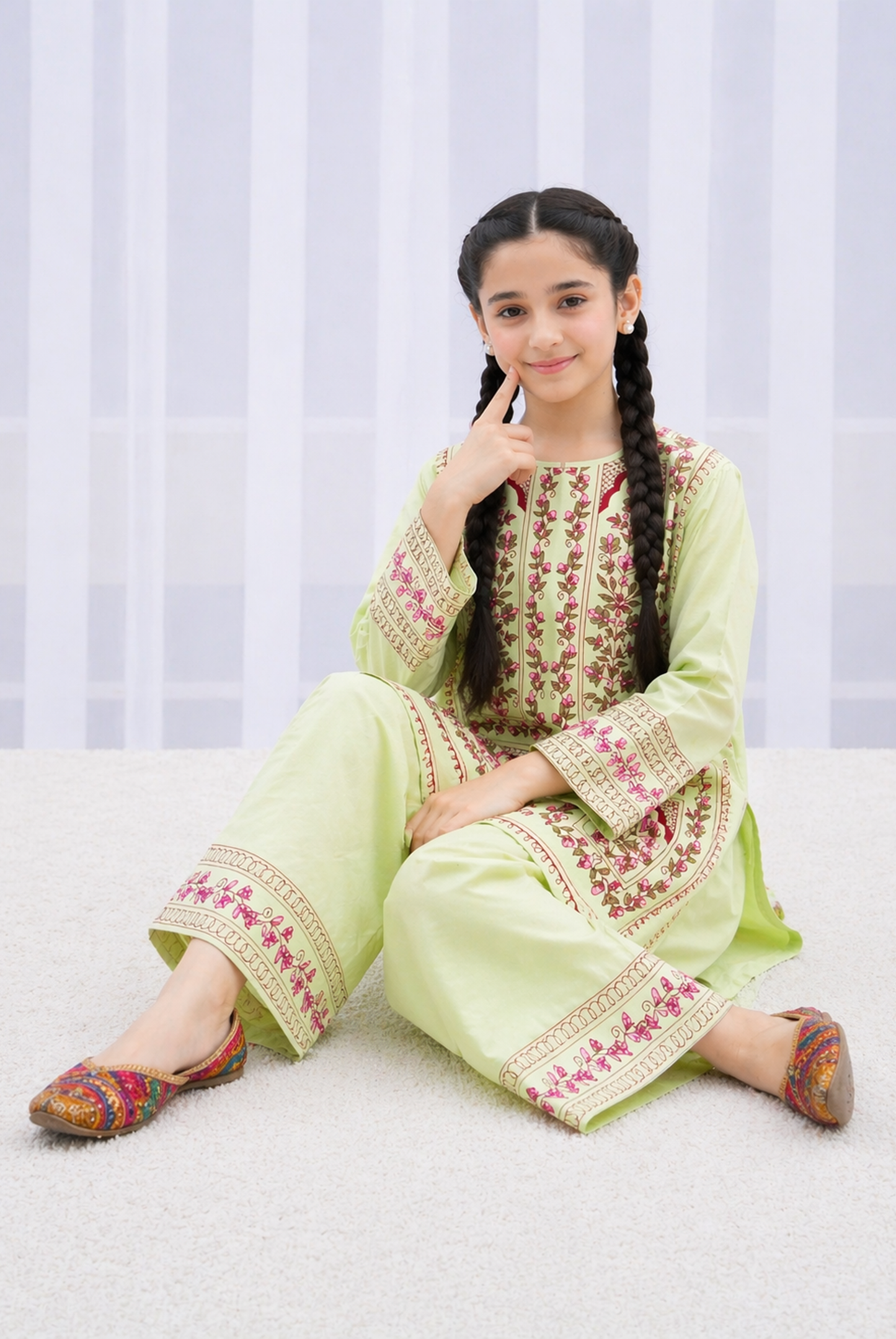 PARROT BLOCK PRINTED SUIT Reality