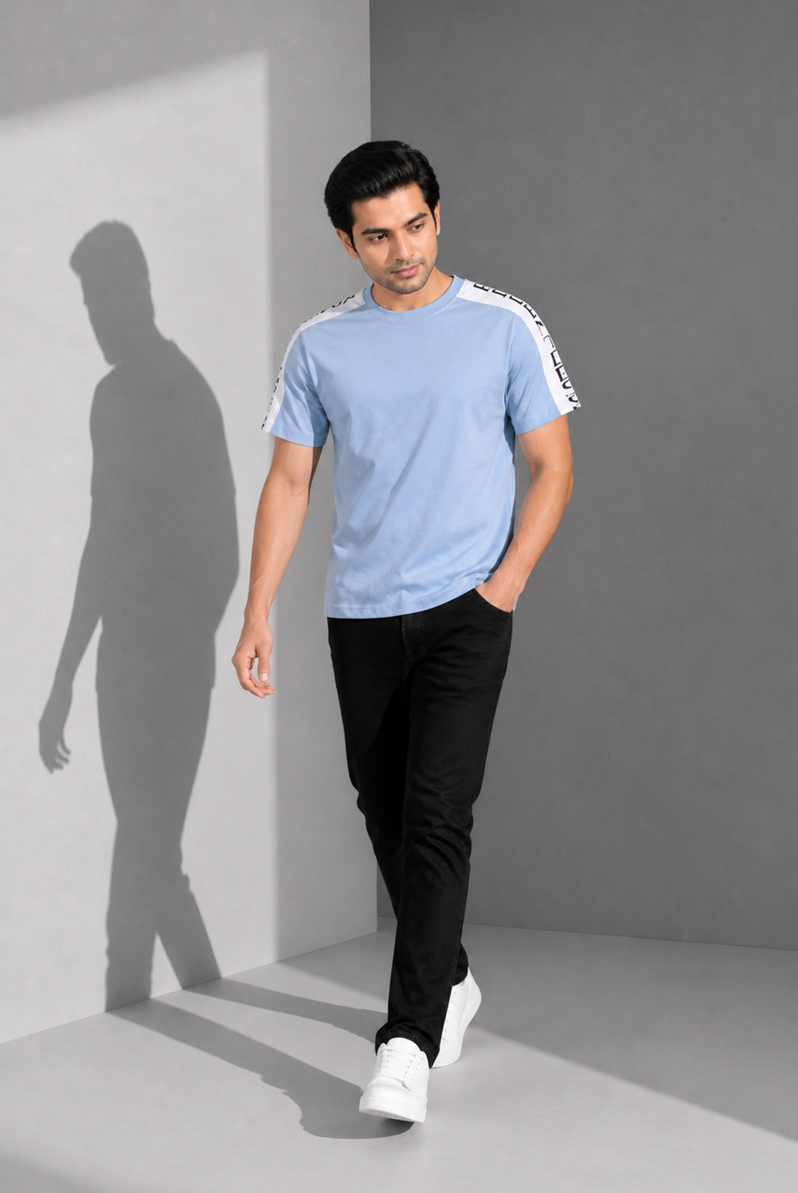 MEN LIGHT BLUE T-SHIRT Reality