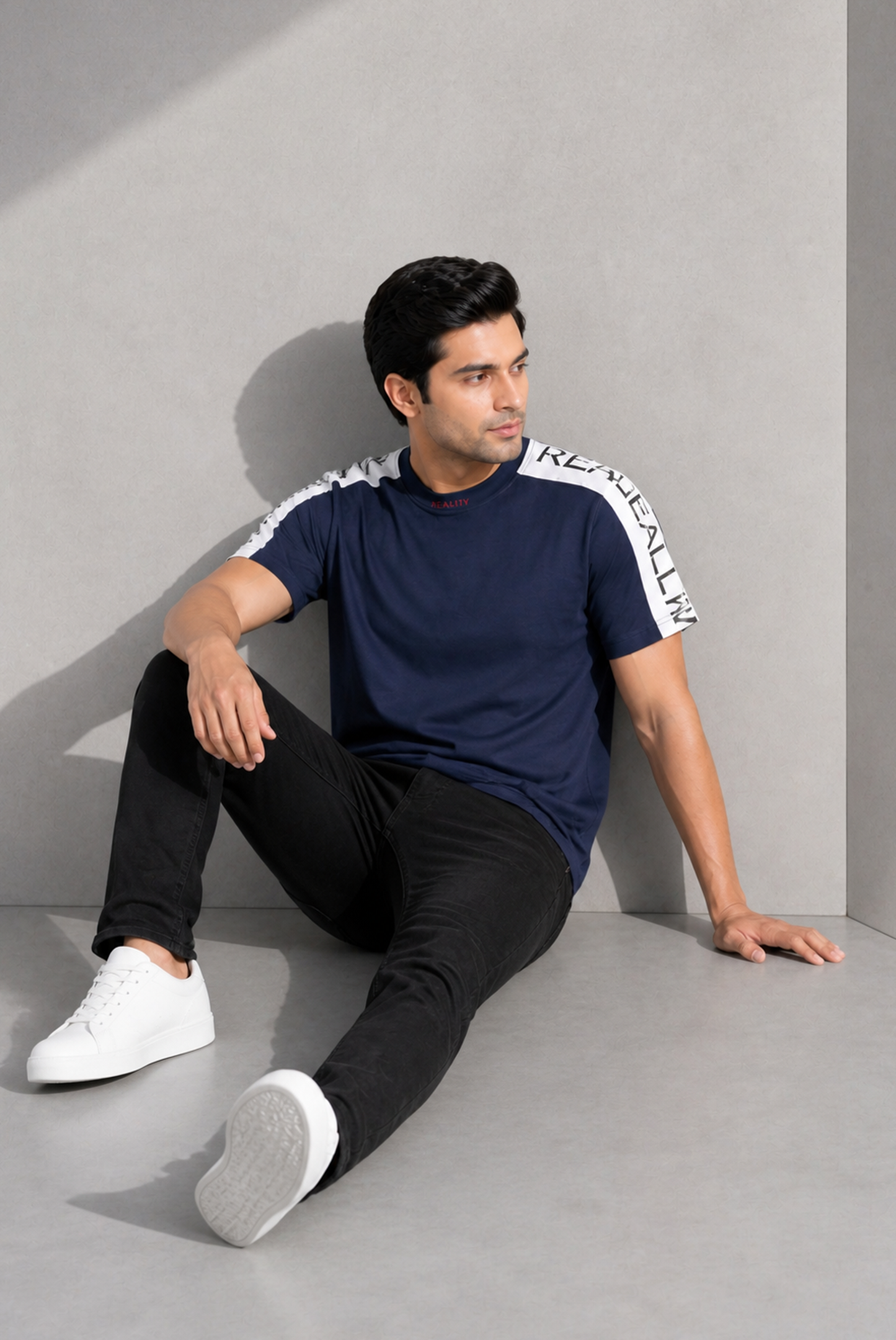 MEN NAVY T-SHIRT Reality