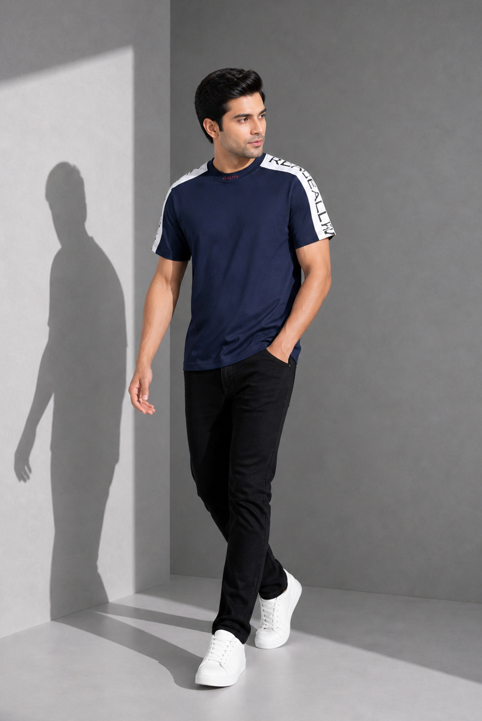 MEN NAVY T-SHIRT Reality