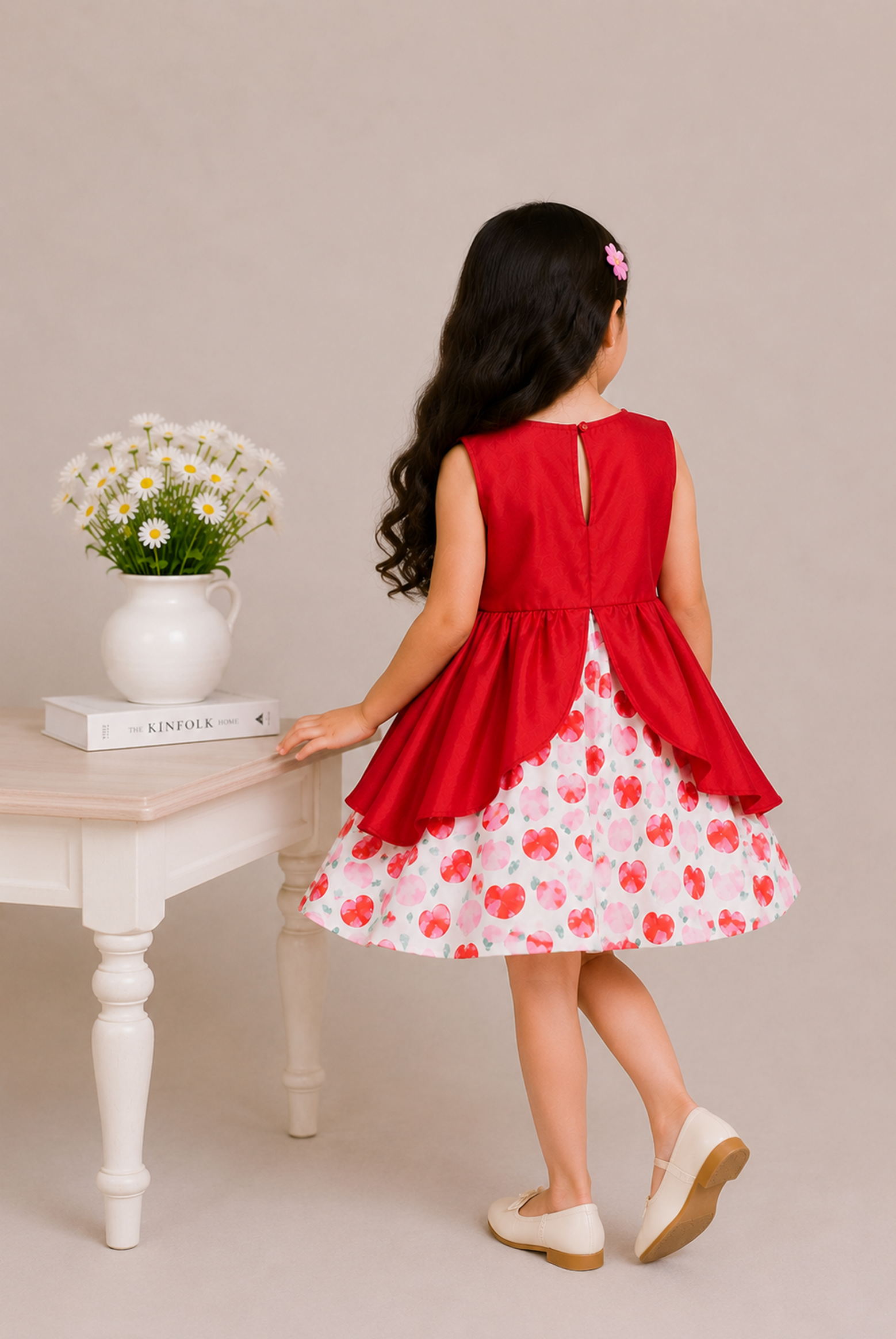 GIRLS RED FROCK Reality