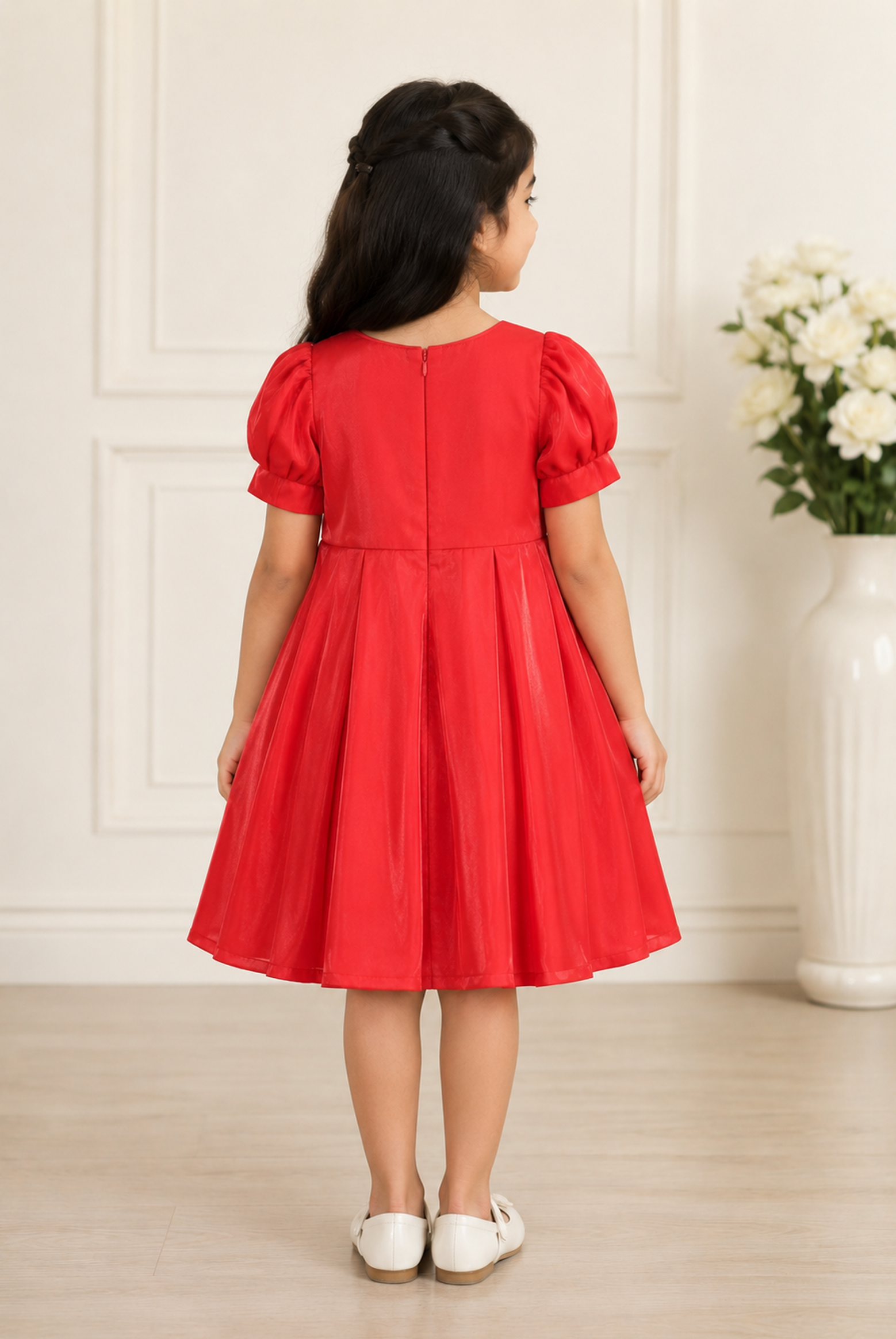 GIRLS RED FROCK Reality